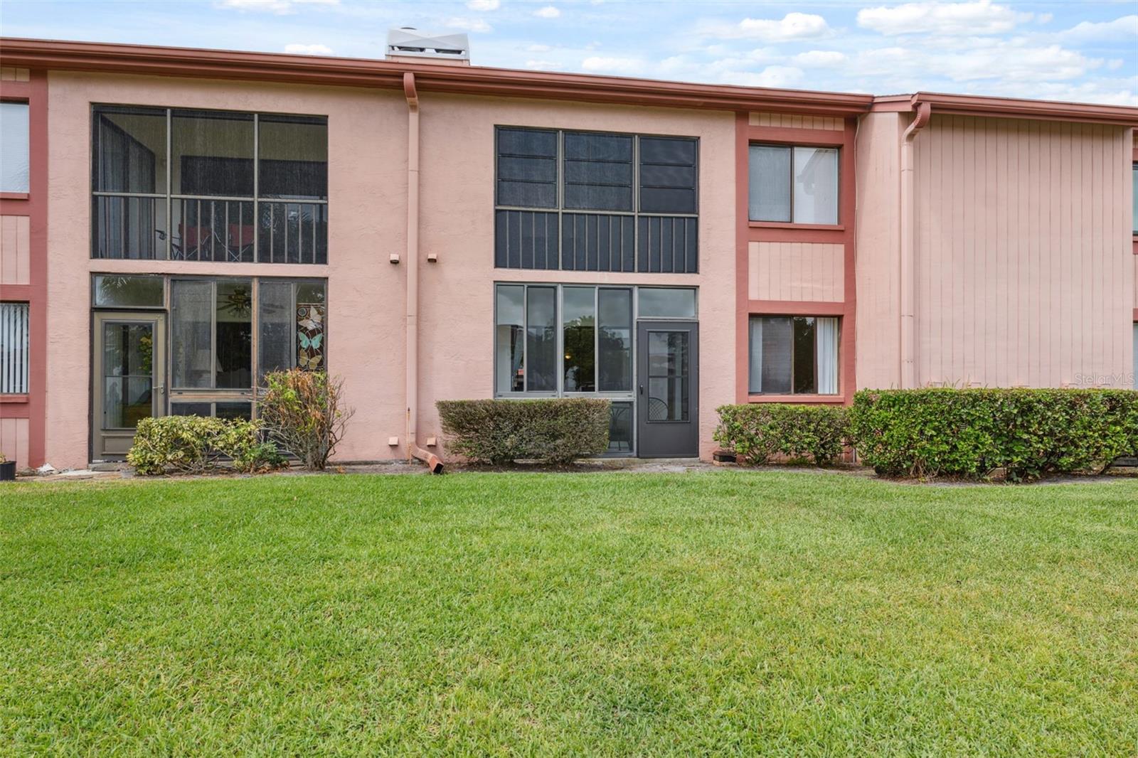 Listing photo id 28 for 143 Lakeside Drive 143