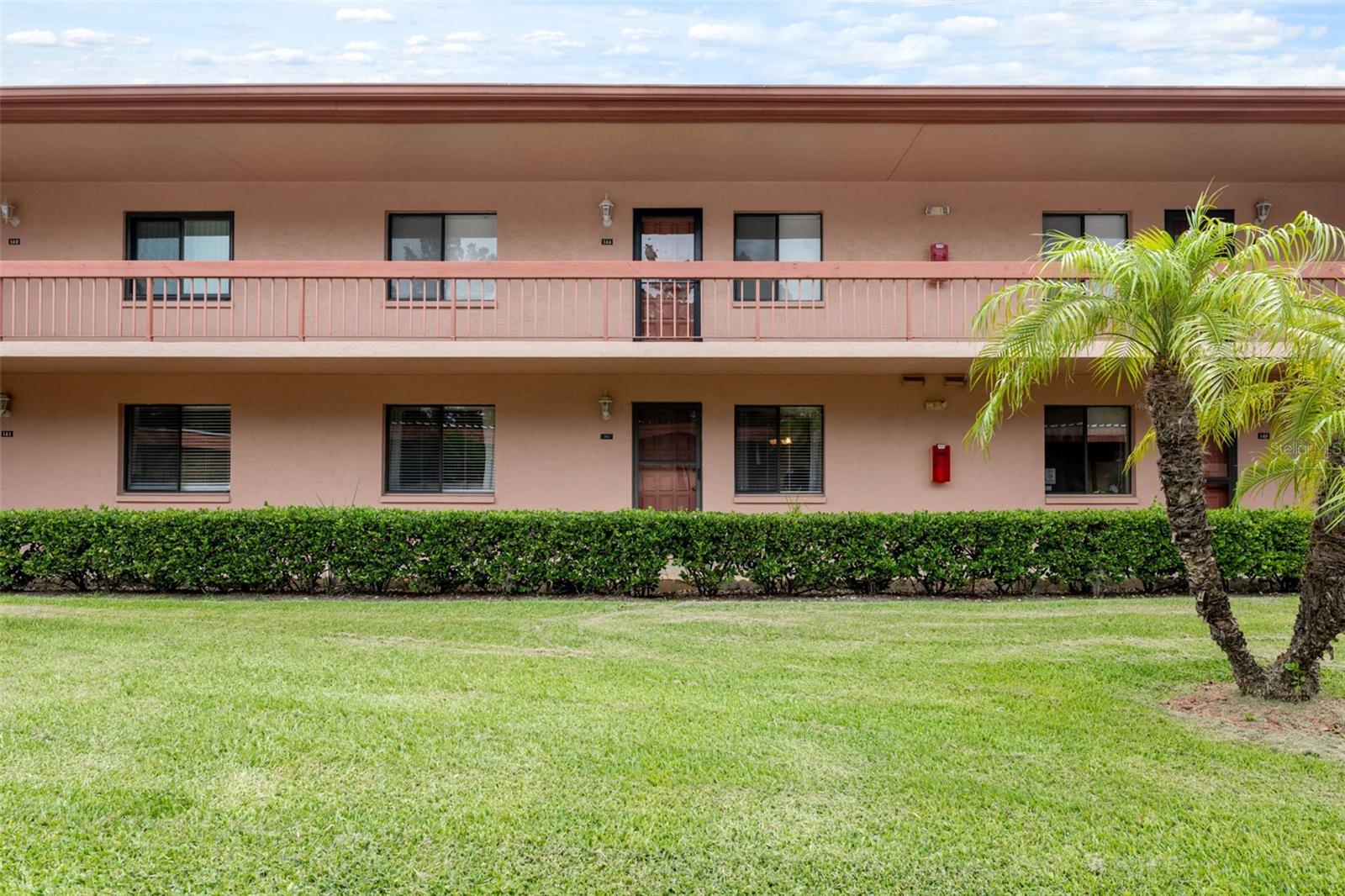 Listing photo id 32 for 143 Lakeside Drive 143