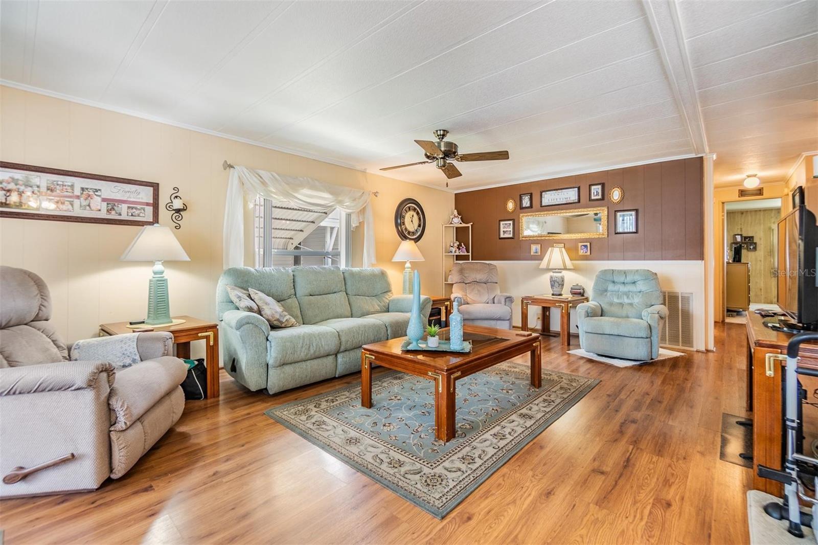 Image 17 of 38 For 7053 El Conquistador Street