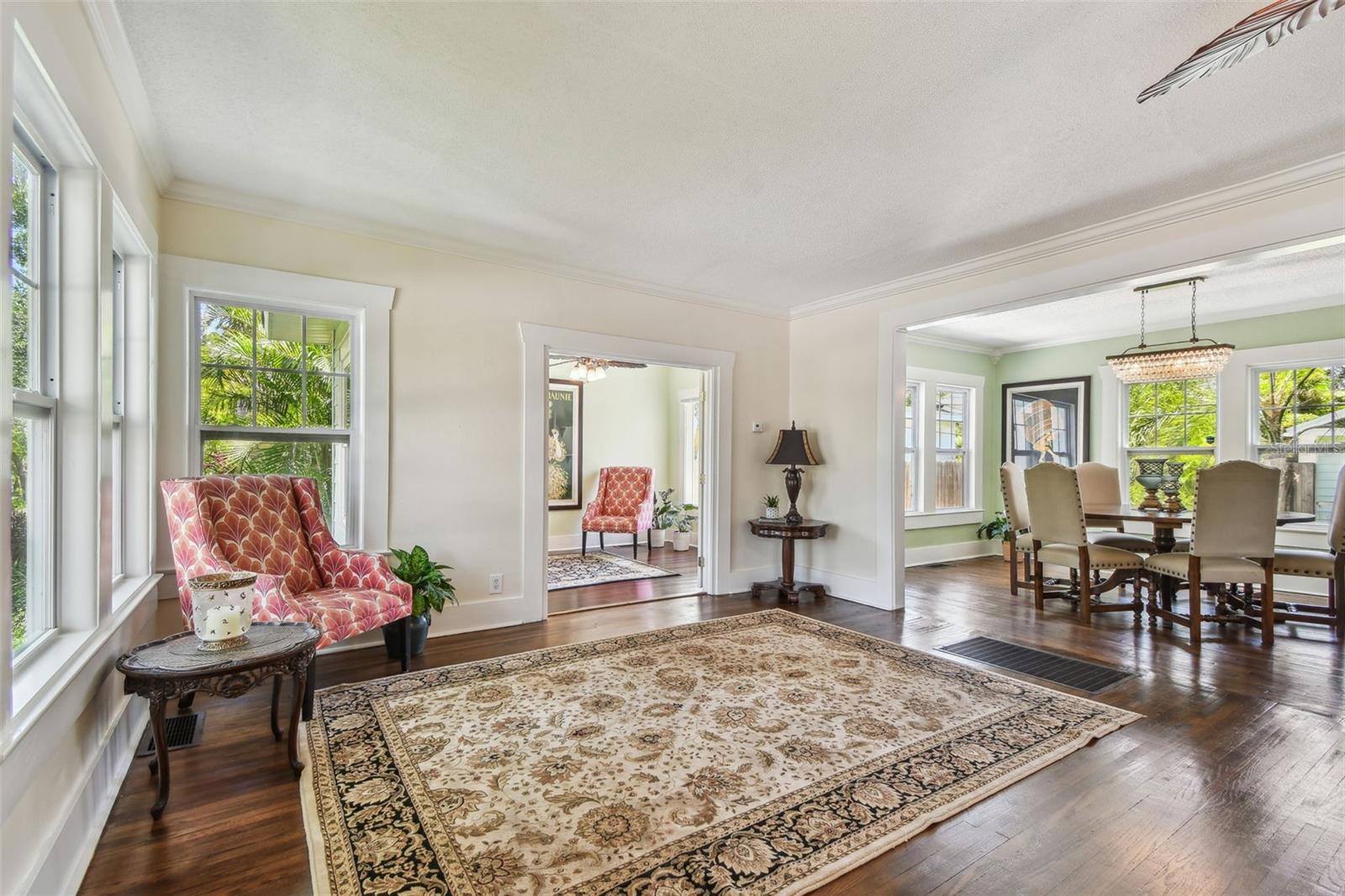 Image 11 of 78 For 834 26th Avenue N