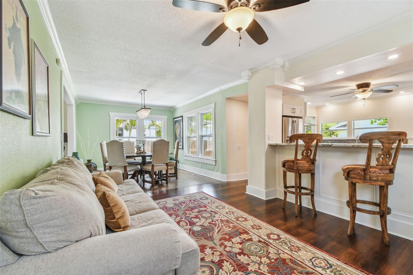 Image 21 of 78 For 834 26th Avenue N