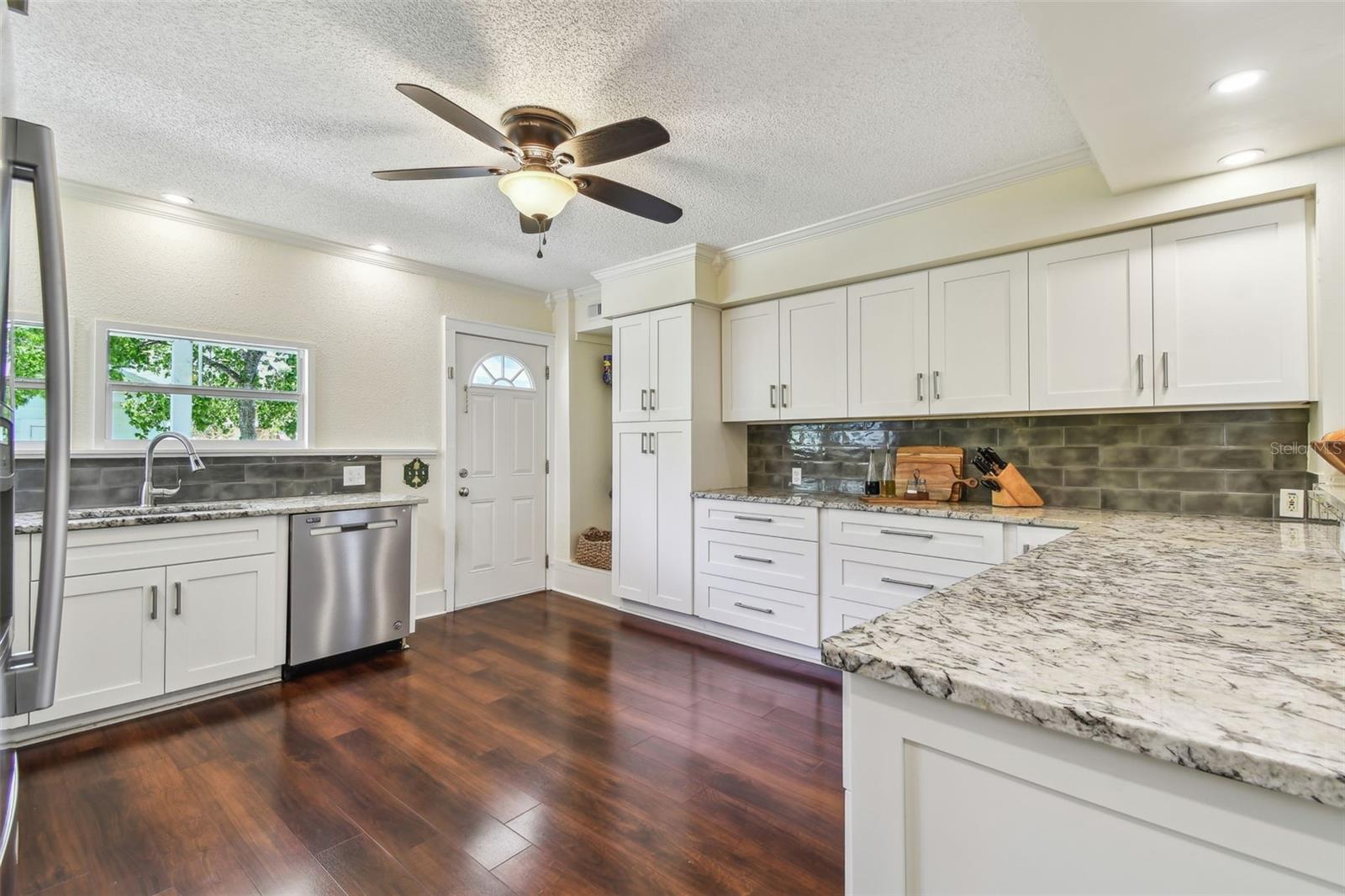 Image 27 of 78 For 834 26th Avenue N