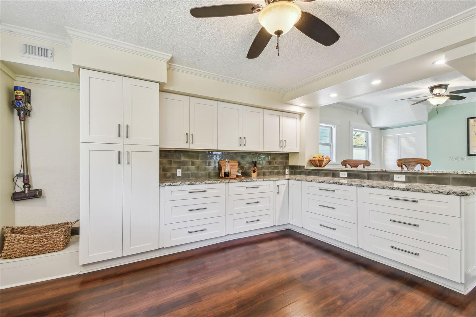 Image 33 of 78 For 834 26th Avenue N