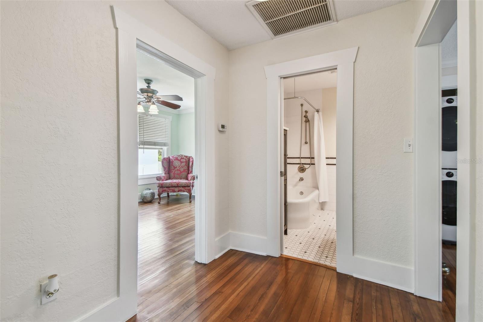 Image 42 of 78 For 834 26th Avenue N