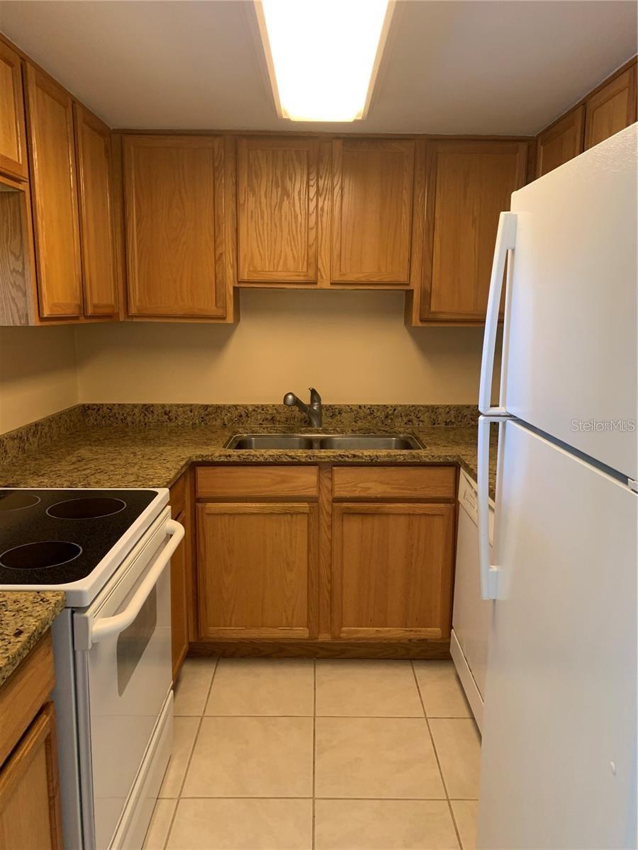 Image 4 of 16 For 880 Mandalay Avenue N904
