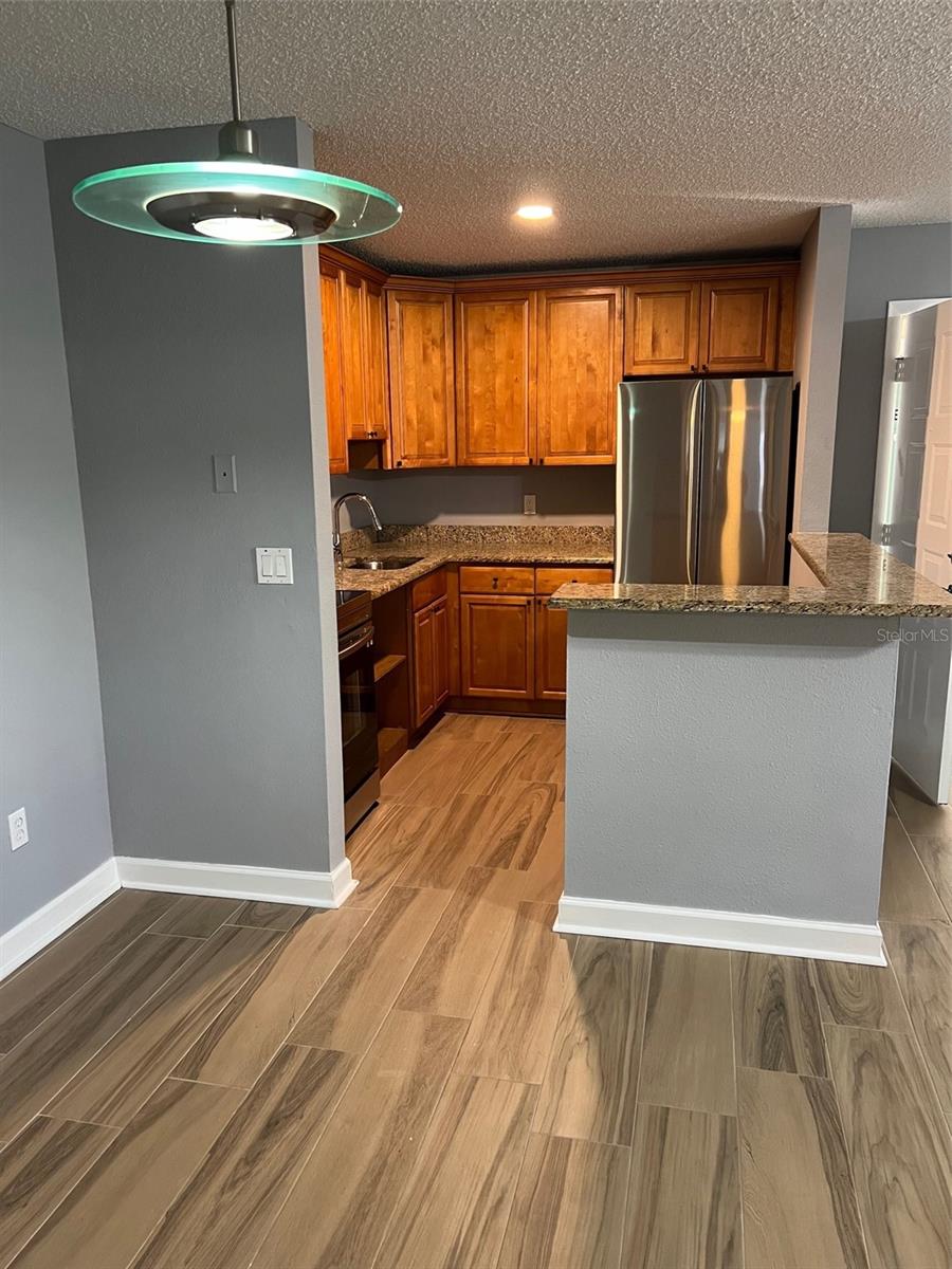Image 6 of 25 For 6012 Laketree Lane A