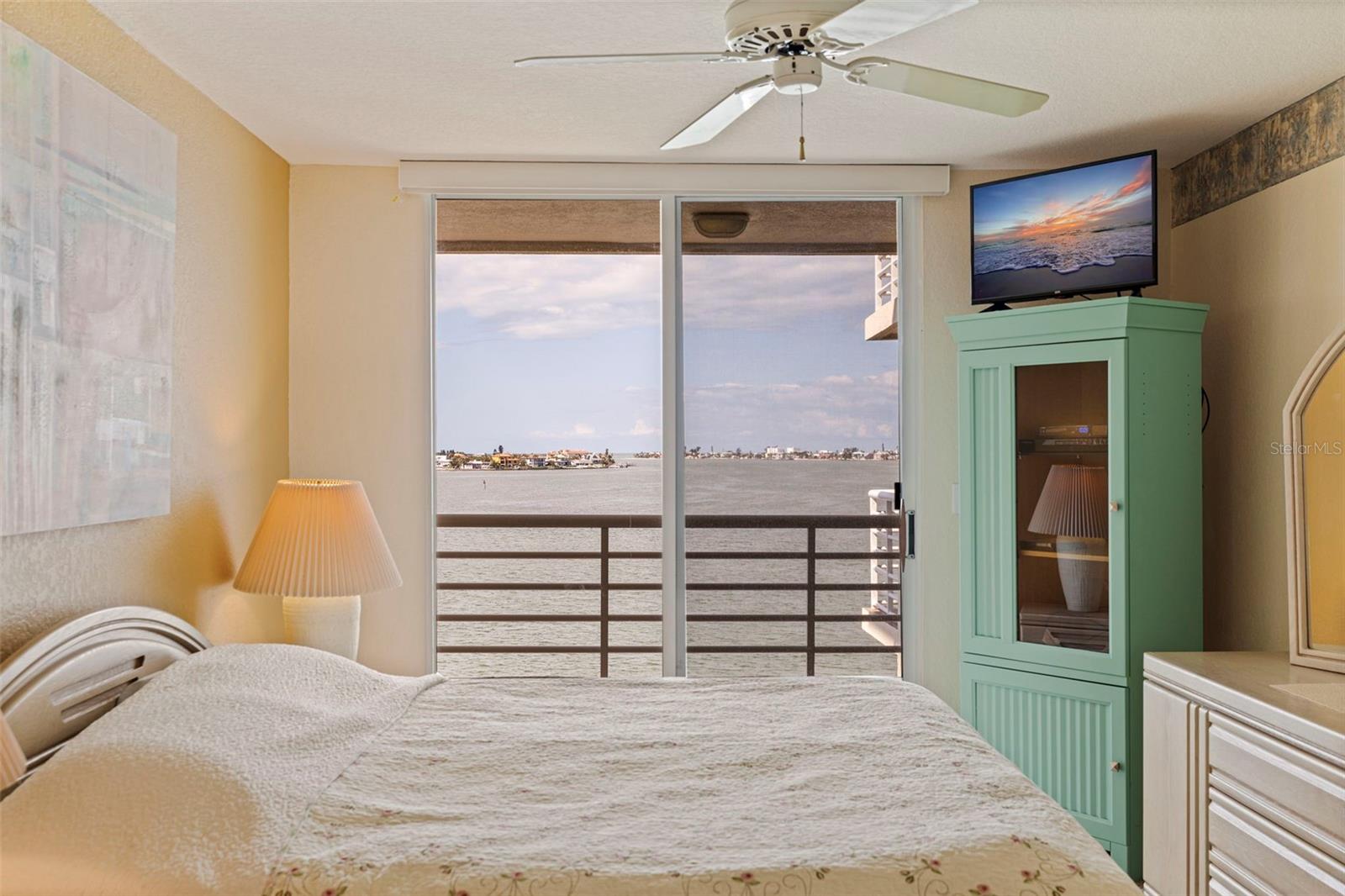 Image 20 of 38 For 6105 Bahia Del Mar Circle 683