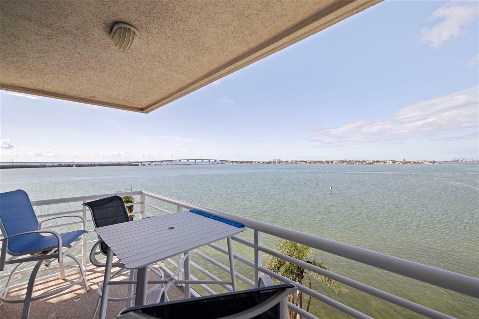 Image 4 of 38 For 6105 Bahia Del Mar Circle 683