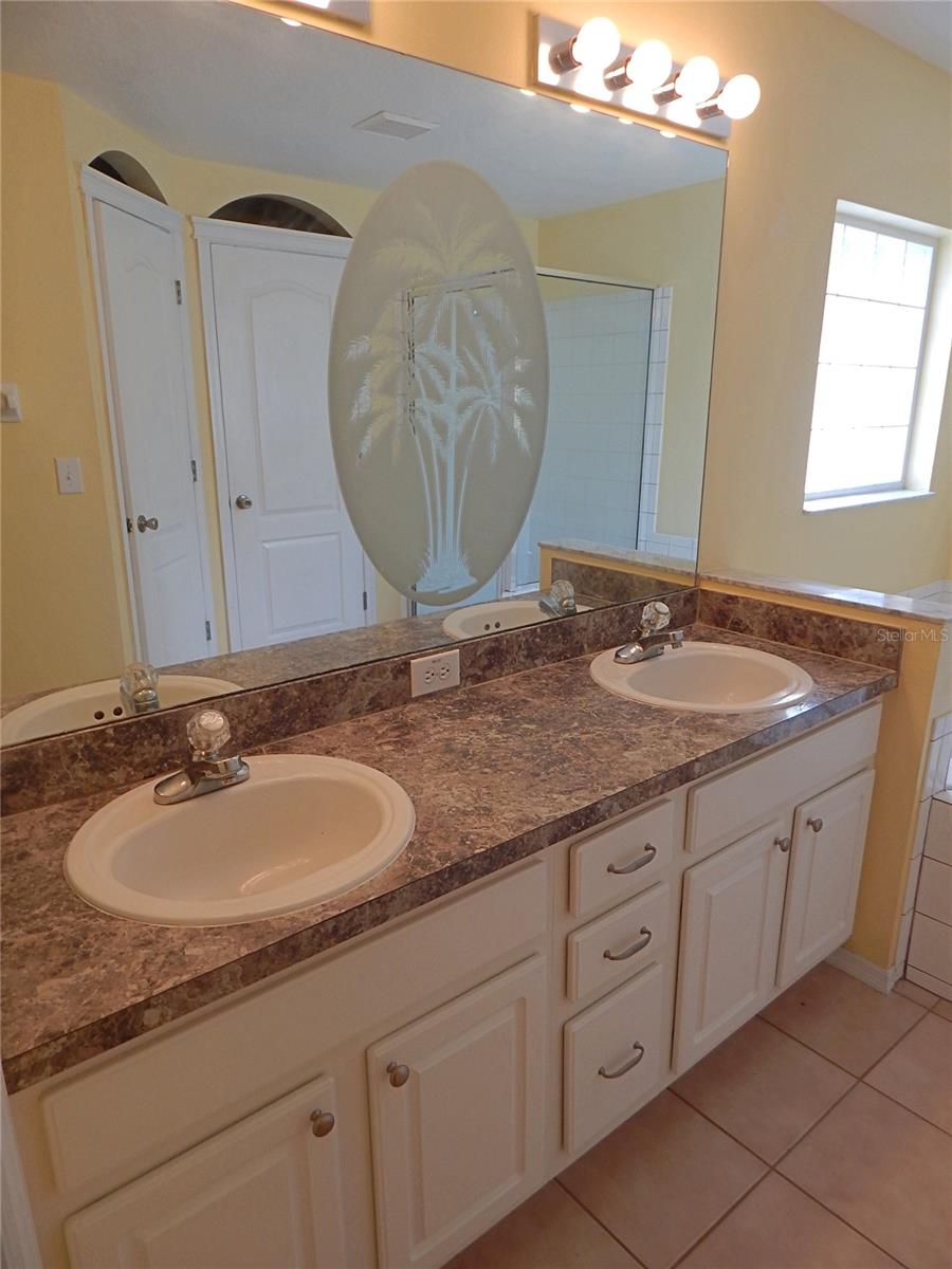 Image 10 of 28 For 5869 Meadowpark Place