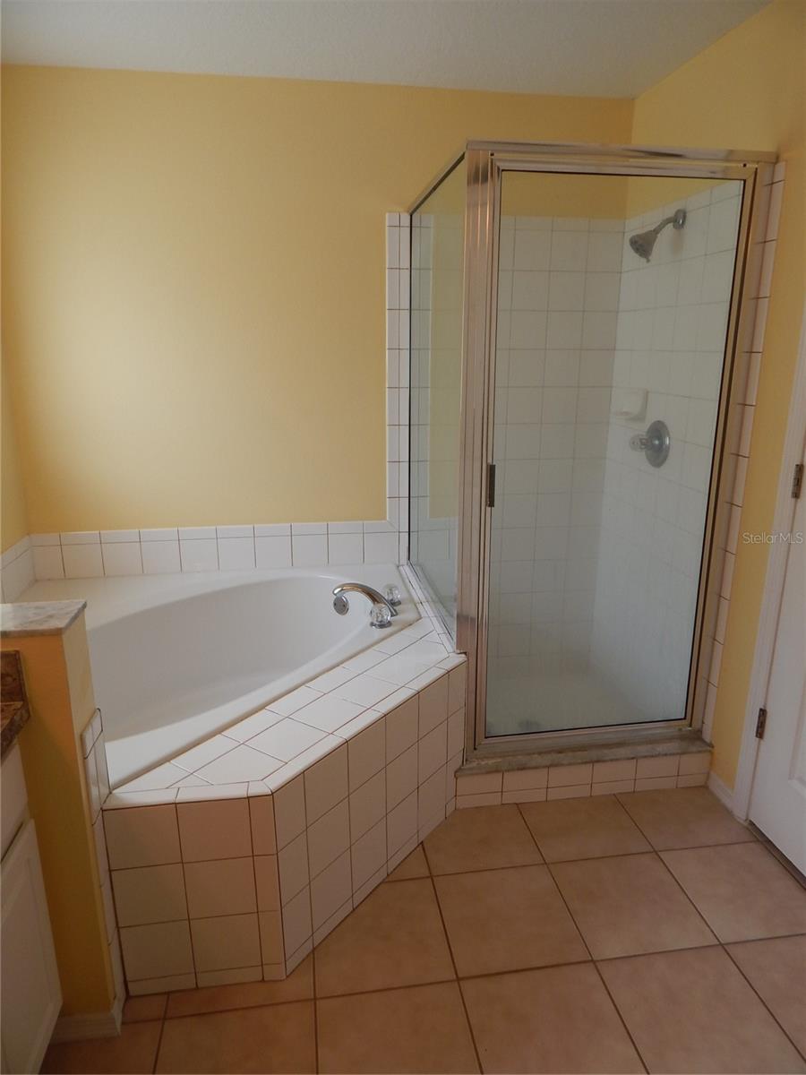 Image 11 of 28 For 5869 Meadowpark Place