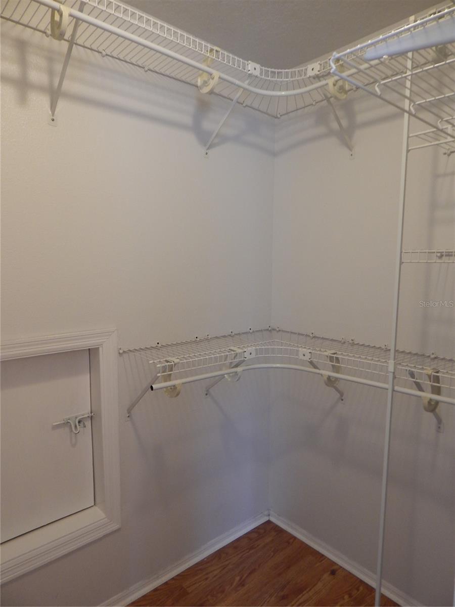 Image 12 of 28 For 5869 Meadowpark Place