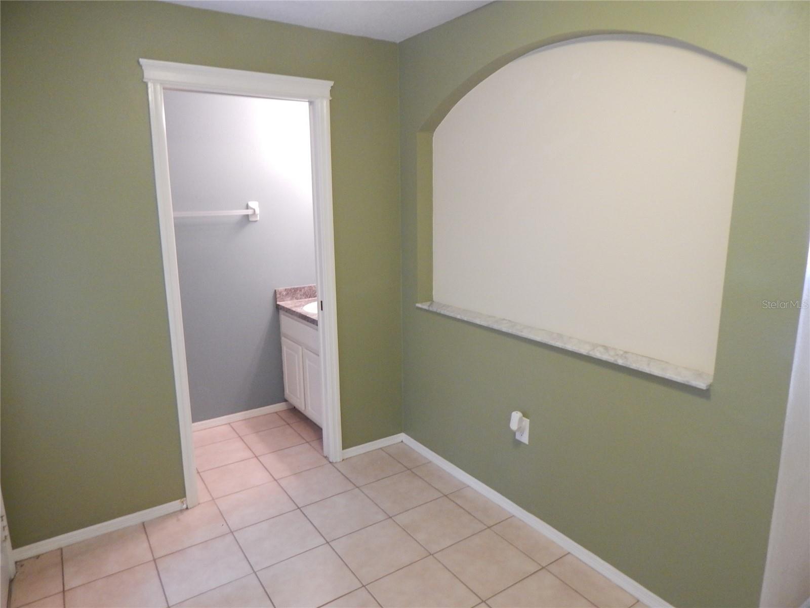 Image 3 of 28 For 5869 Meadowpark Place