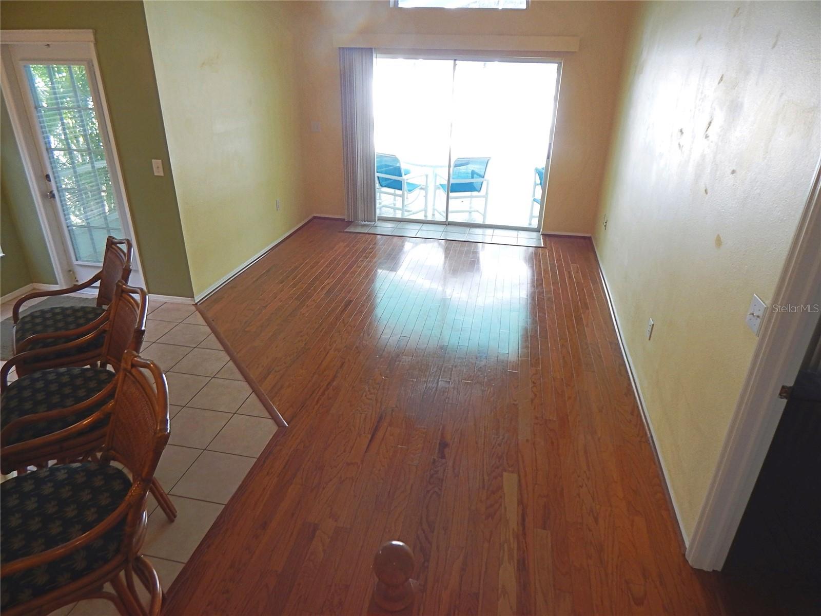 Image 7 of 28 For 5869 Meadowpark Place