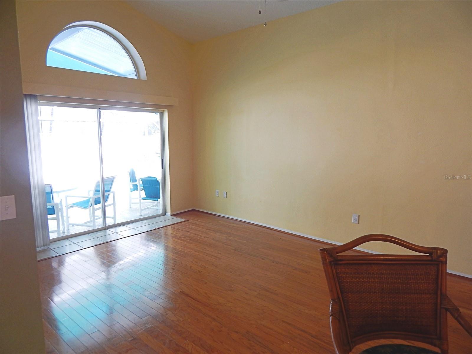 Image 8 of 28 For 5869 Meadowpark Place