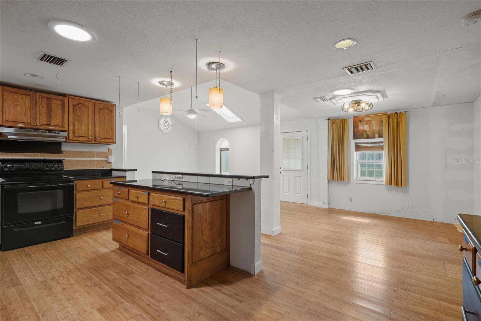 Image 14 of 34 For 1021 15th Street