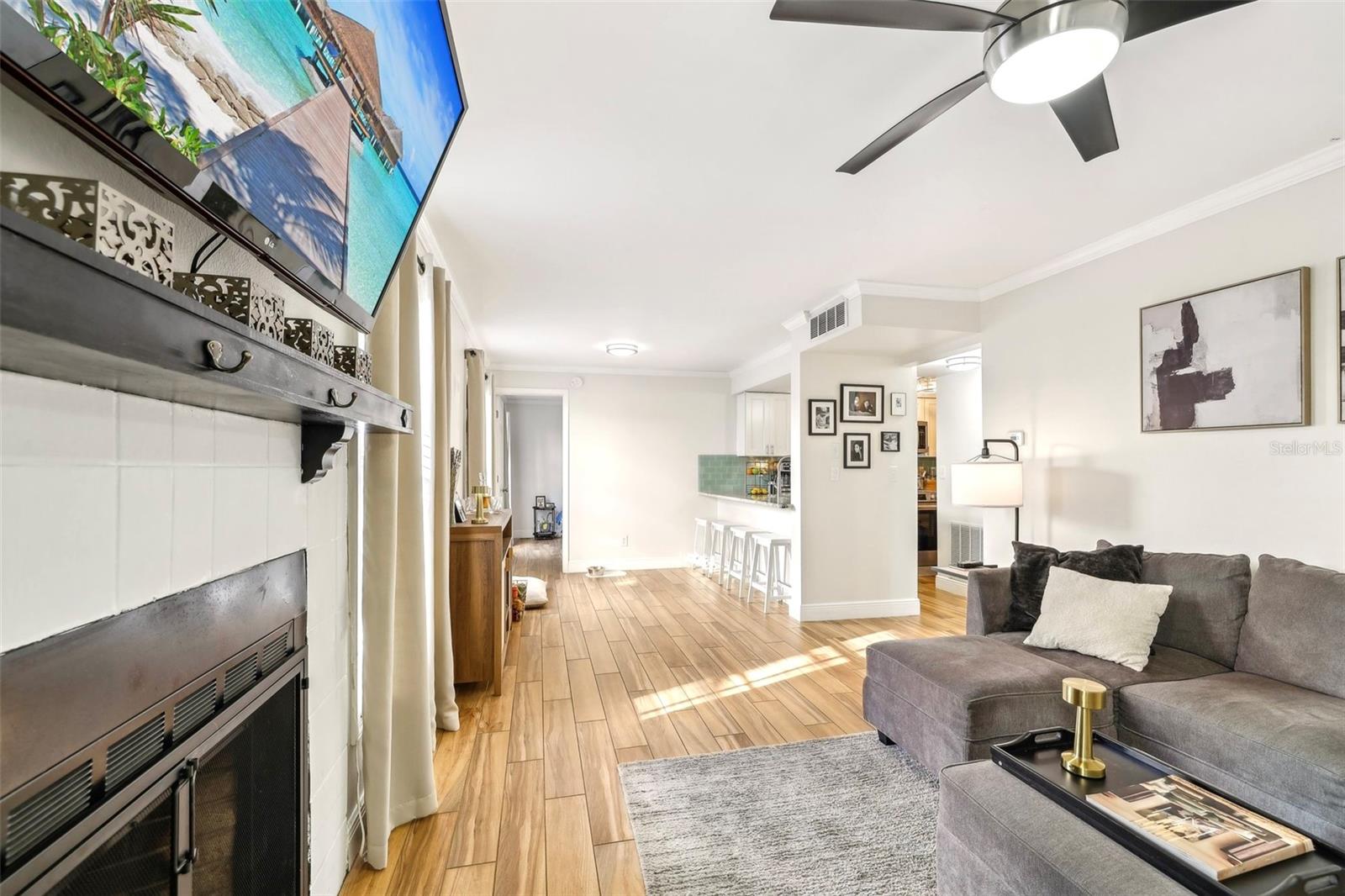 Image 4 of 21 For 2969 Bonaventure Circle 104