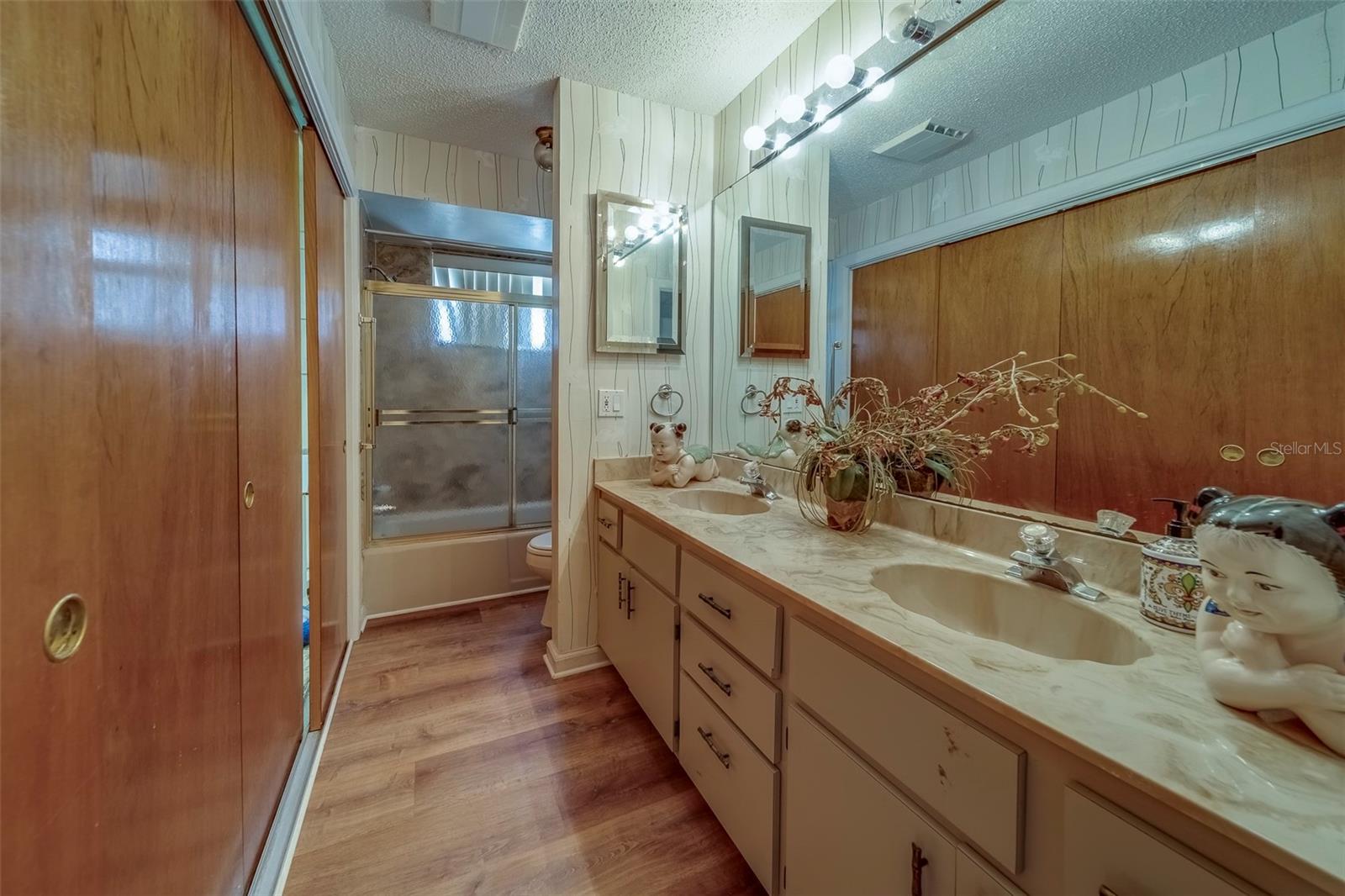 Image 37 of 86 For 17606 Lee Avenue