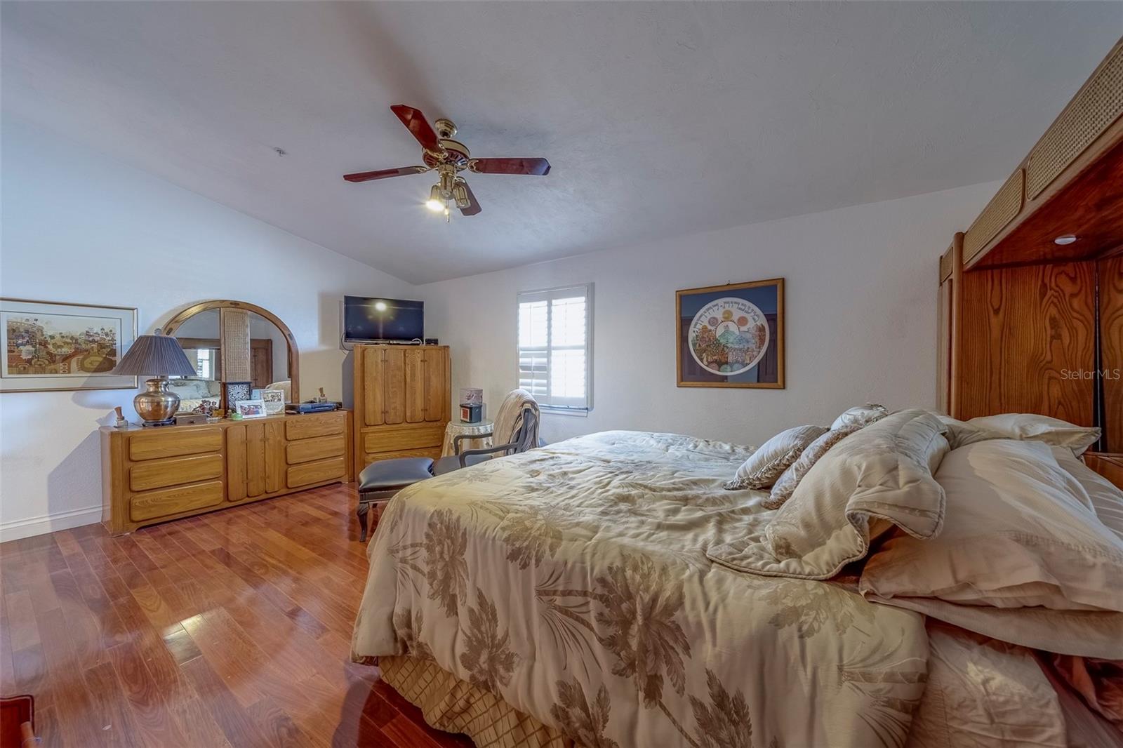 Image 70 of 86 For 17606 Lee Avenue