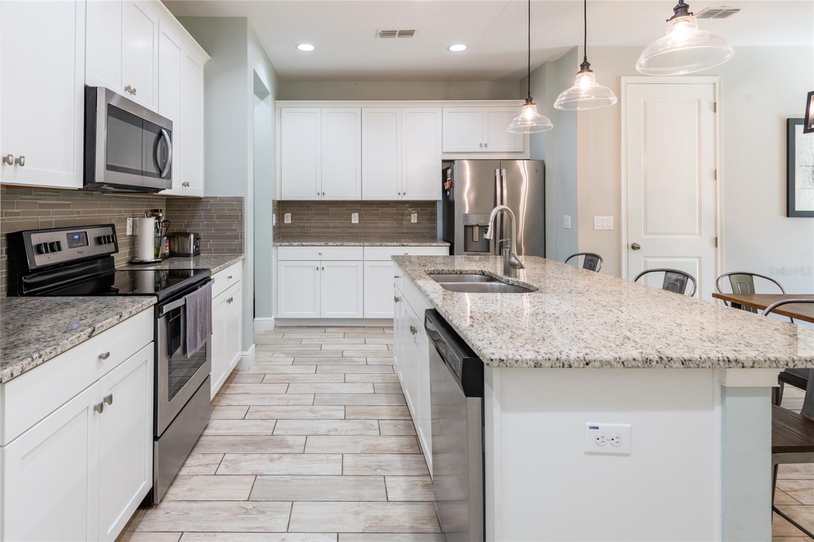 Listing photo id 2 for 17847 Althea Blue Place
