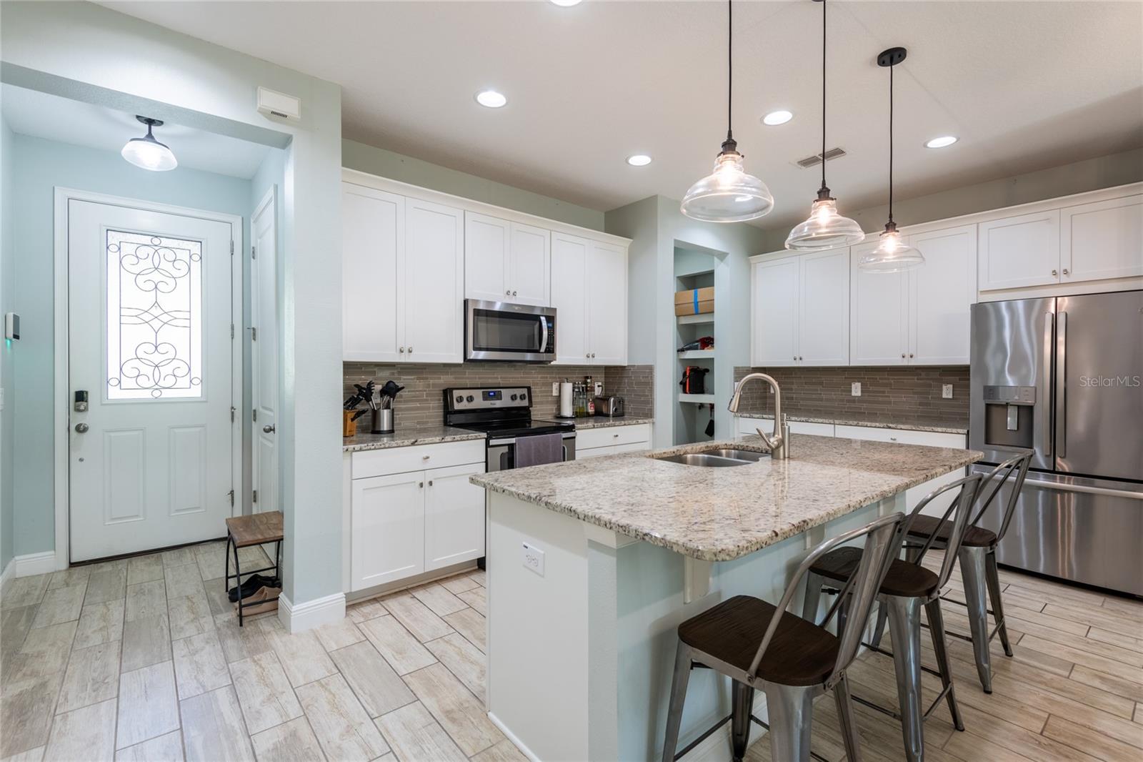 Listing photo id 3 for 17847 Althea Blue Place