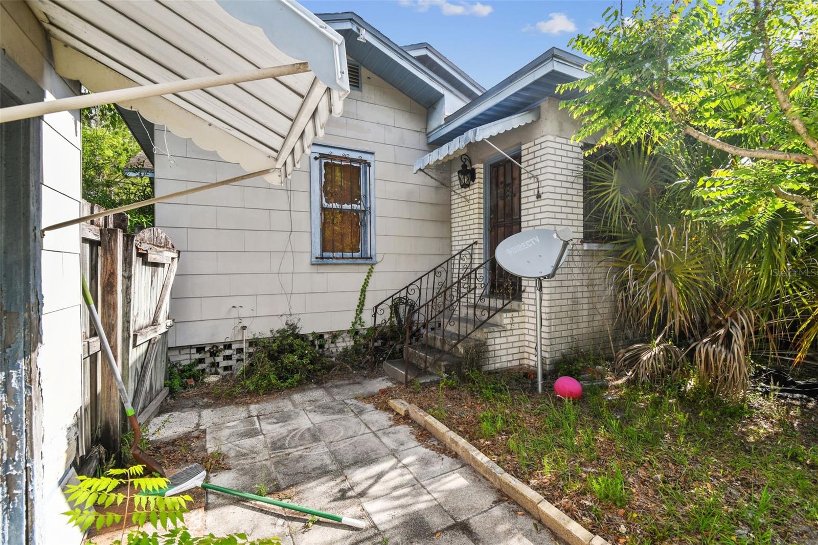 Image 11 of 90 For 702 Virginia Avenue
