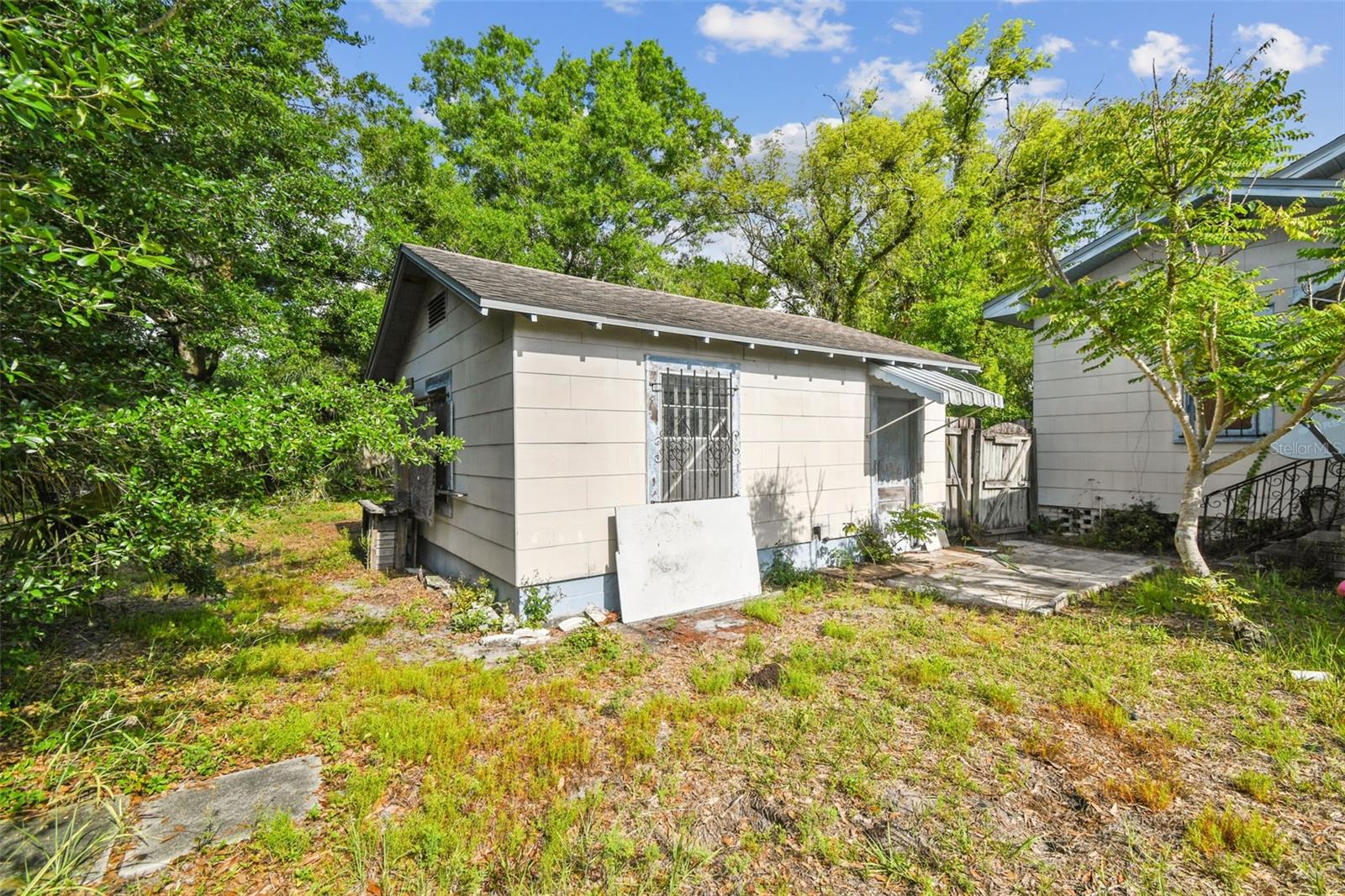 Image 13 of 90 For 702 Virginia Avenue