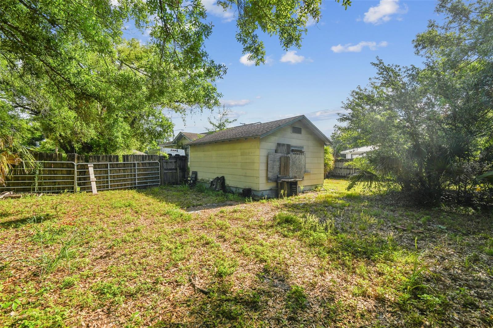Image 15 of 90 For 702 Virginia Avenue