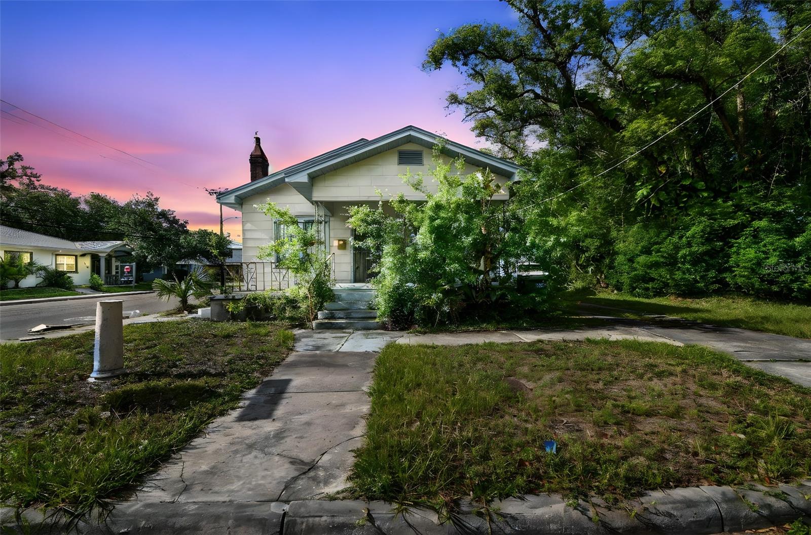 Image 17 of 90 For 702 Virginia Avenue