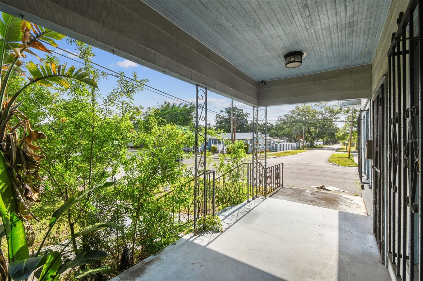 Image 19 of 90 For 702 Virginia Avenue