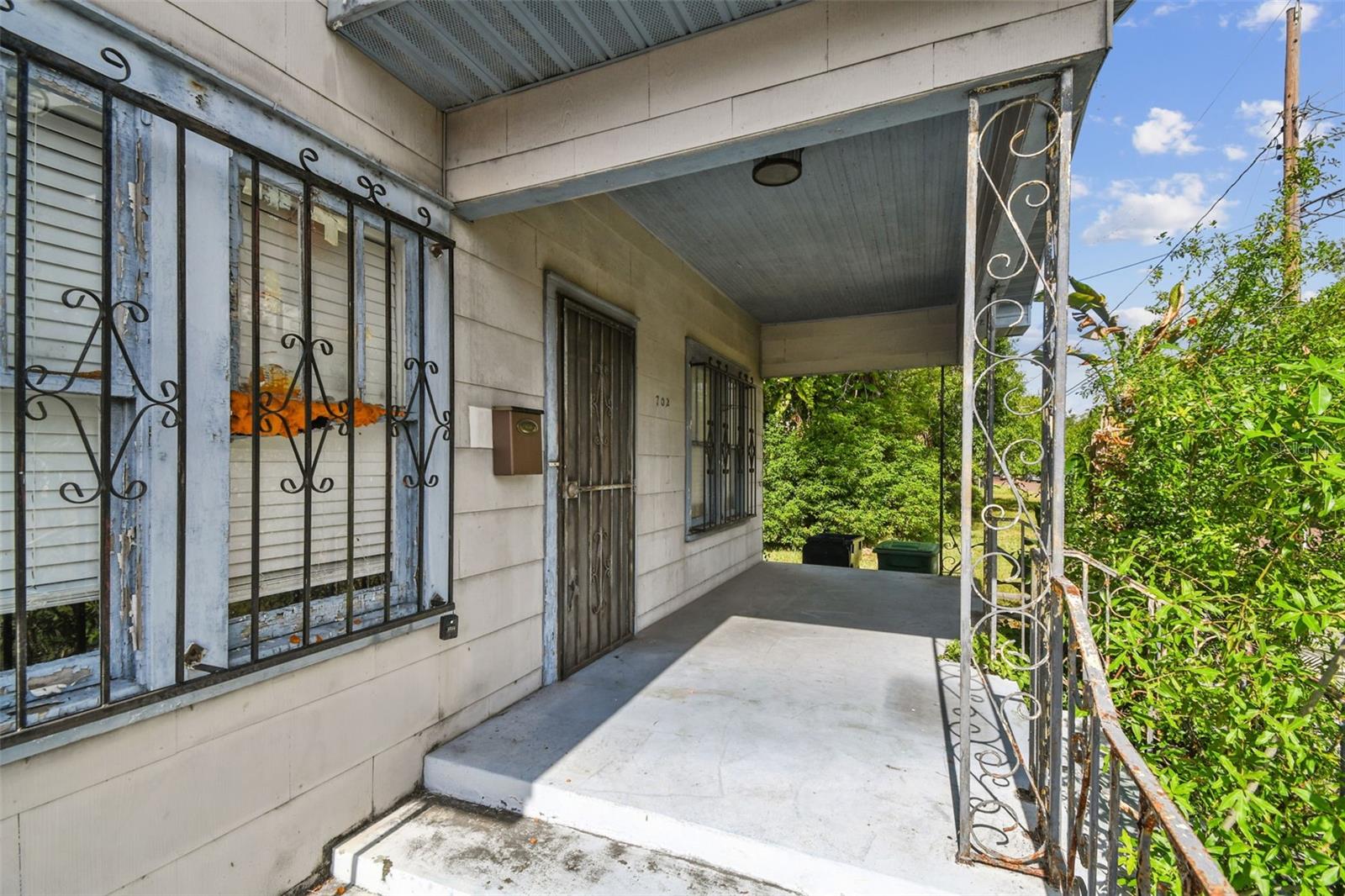 Image 21 of 90 For 702 Virginia Avenue
