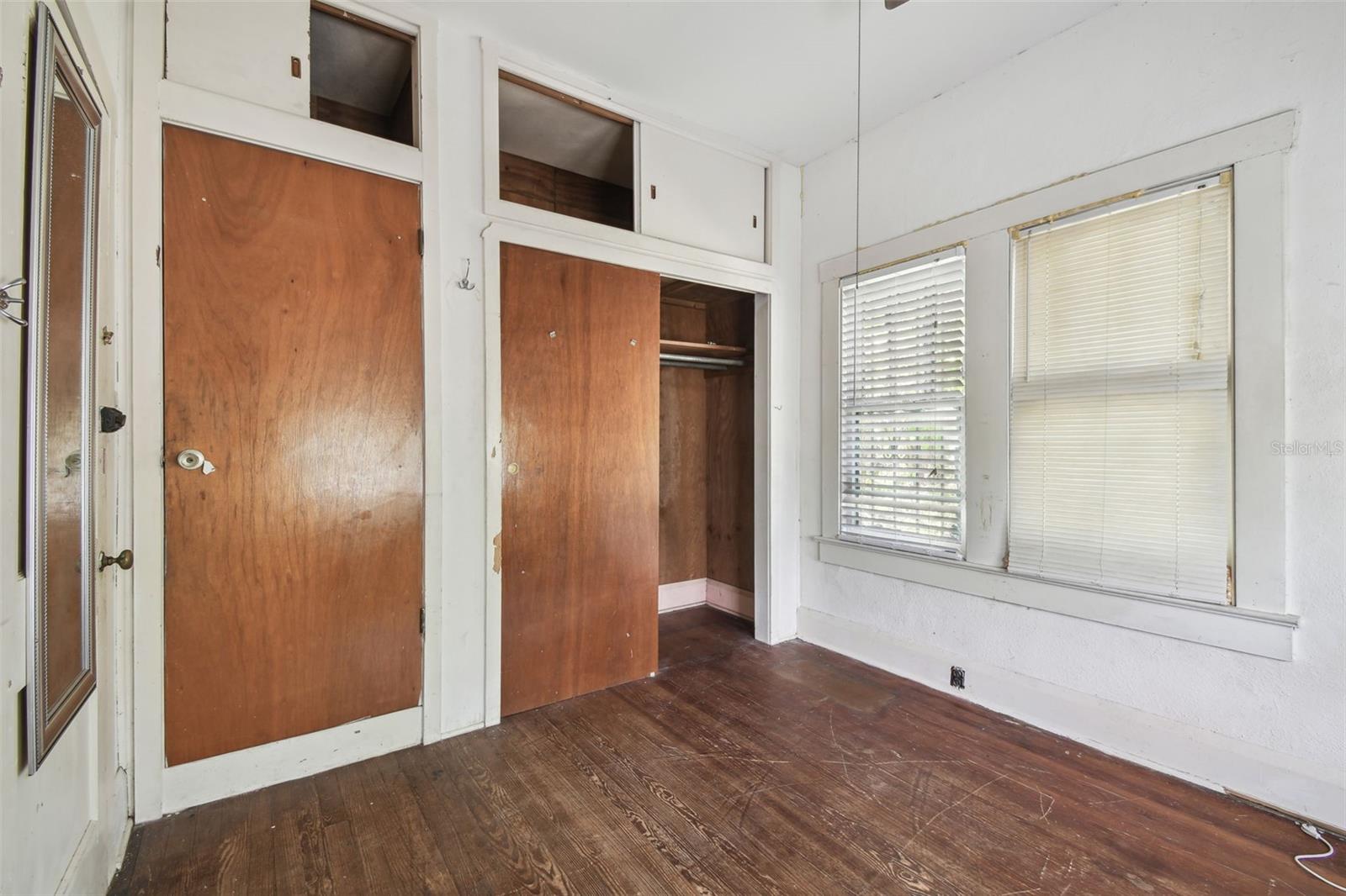 Image 28 of 90 For 702 Virginia Avenue