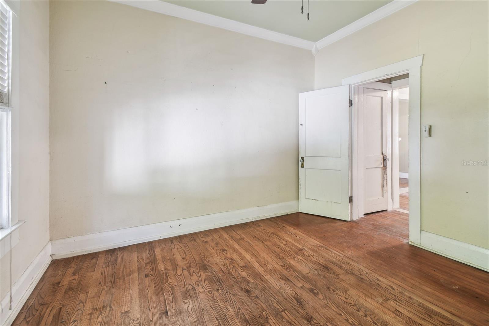 Image 37 of 90 For 702 Virginia Avenue