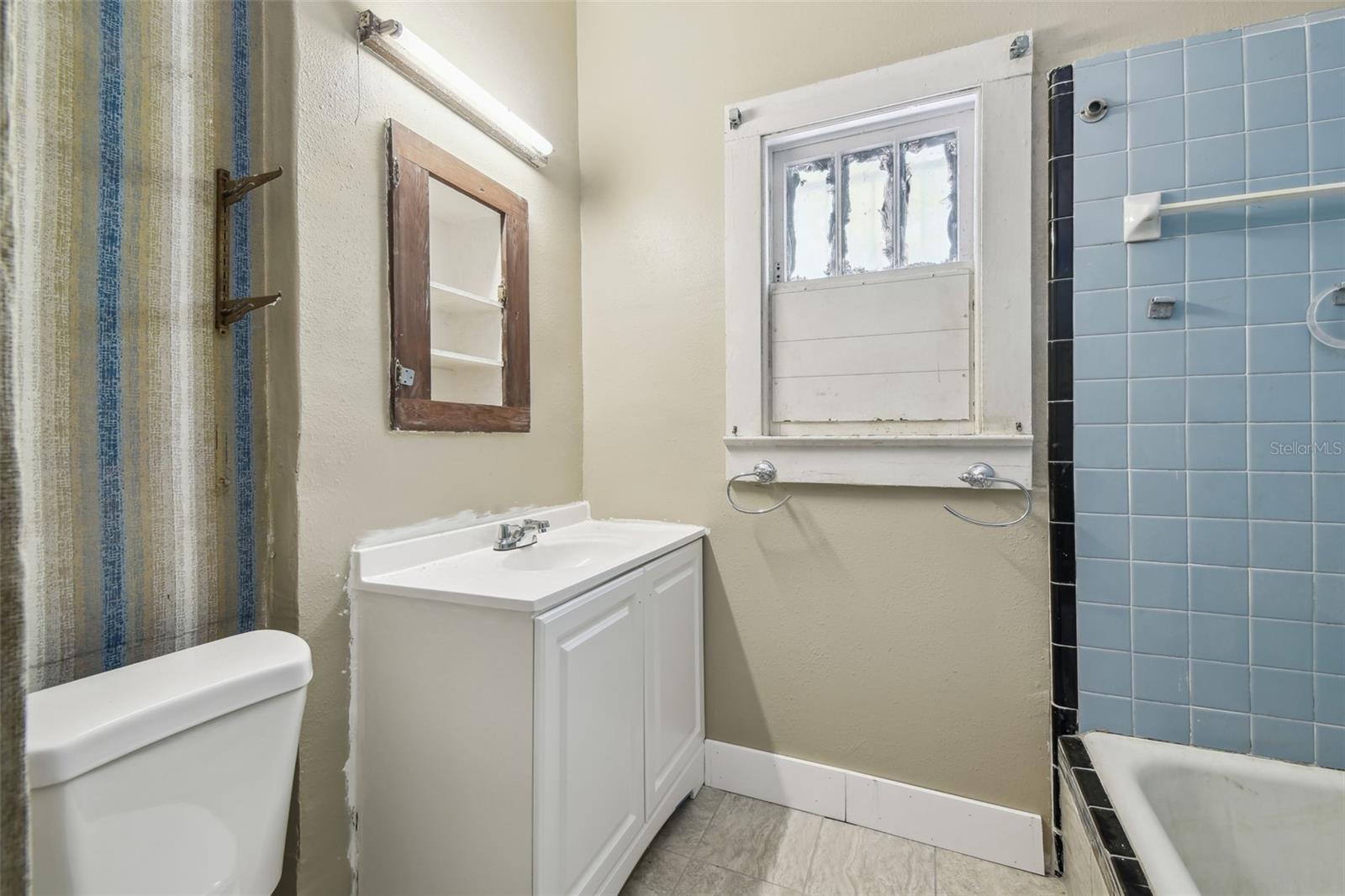 Image 39 of 90 For 702 Virginia Avenue