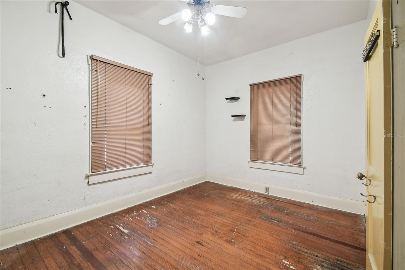 Image 41 of 90 For 702 Virginia Avenue