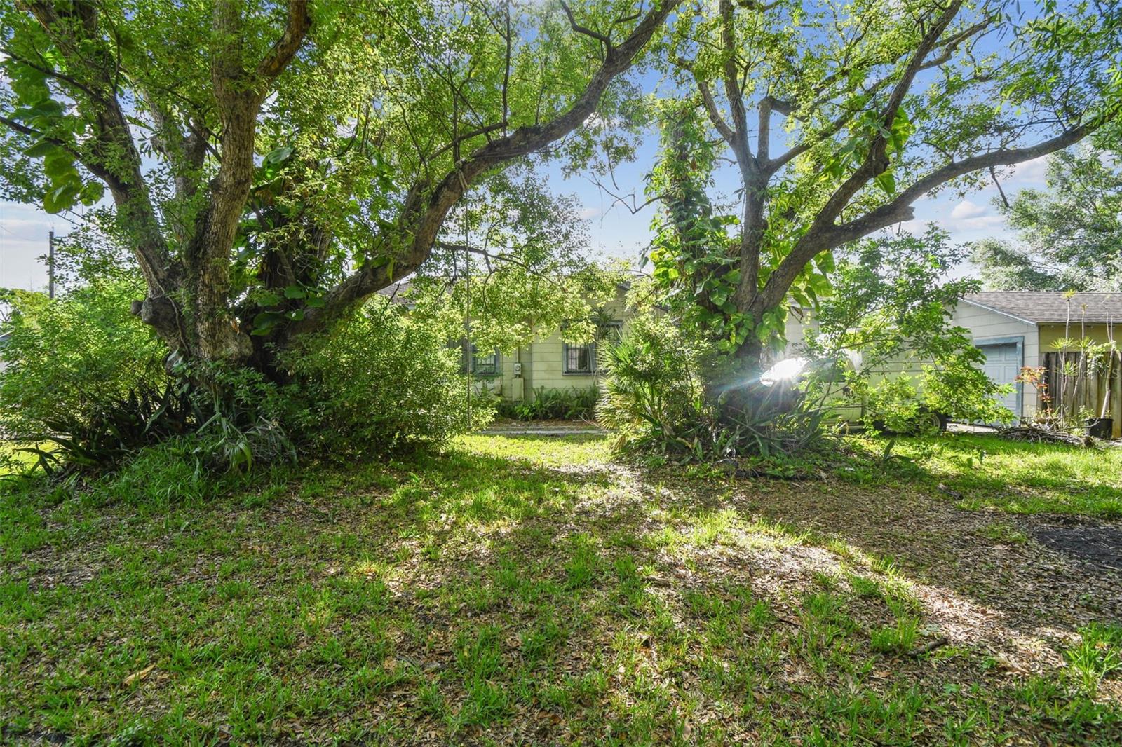 Image 7 of 90 For 702 Virginia Avenue