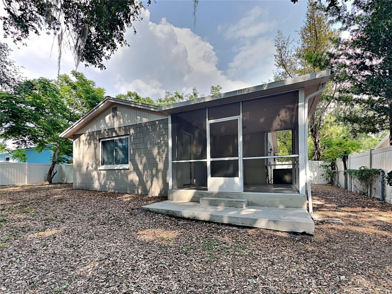 Image 18 of 18 For 2407 Devonwoode Place