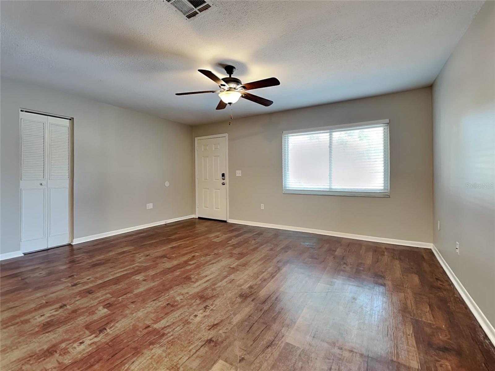 Image 3 of 18 For 2407 Devonwoode Place