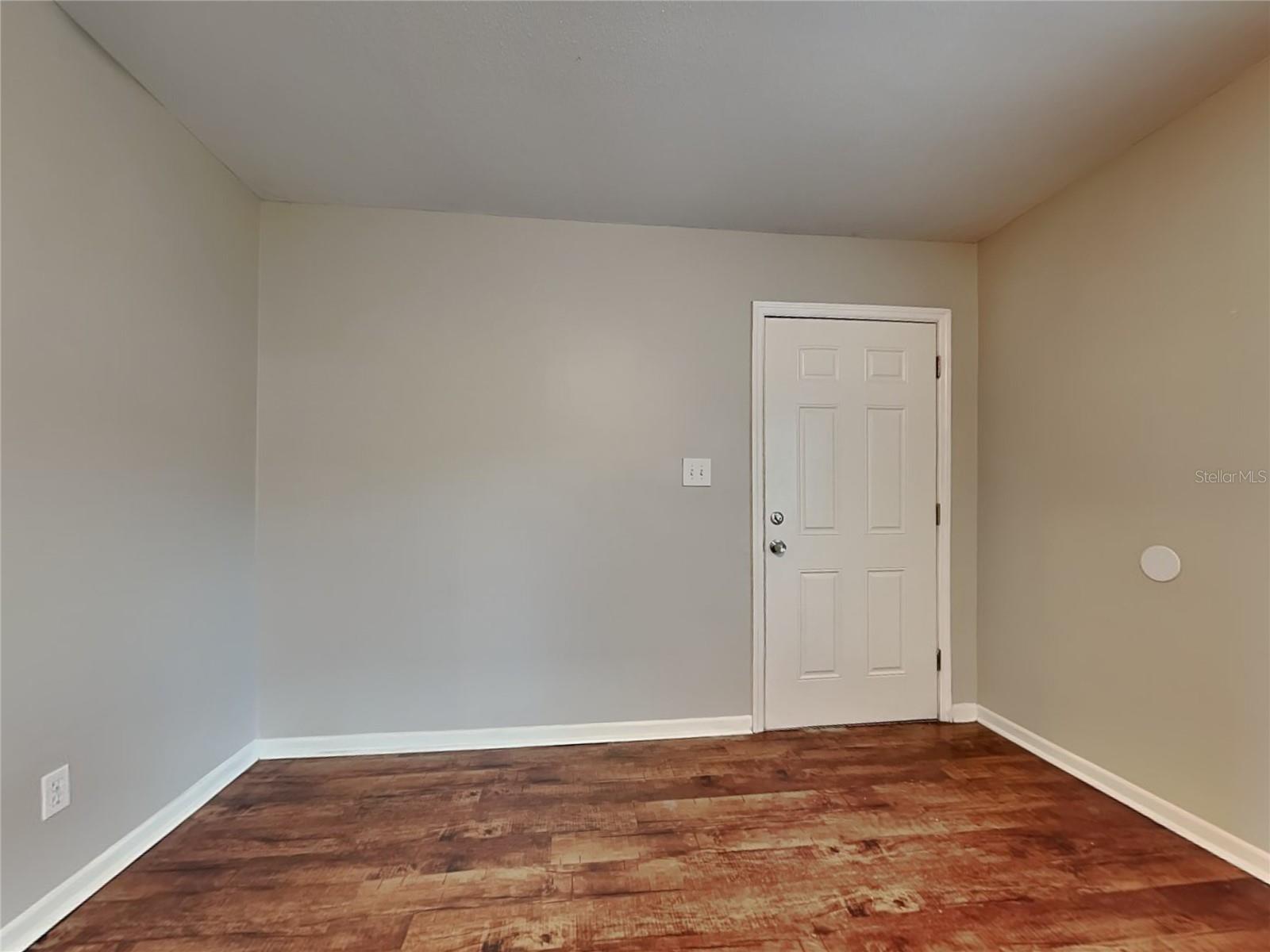 Image 4 of 18 For 2407 Devonwoode Place