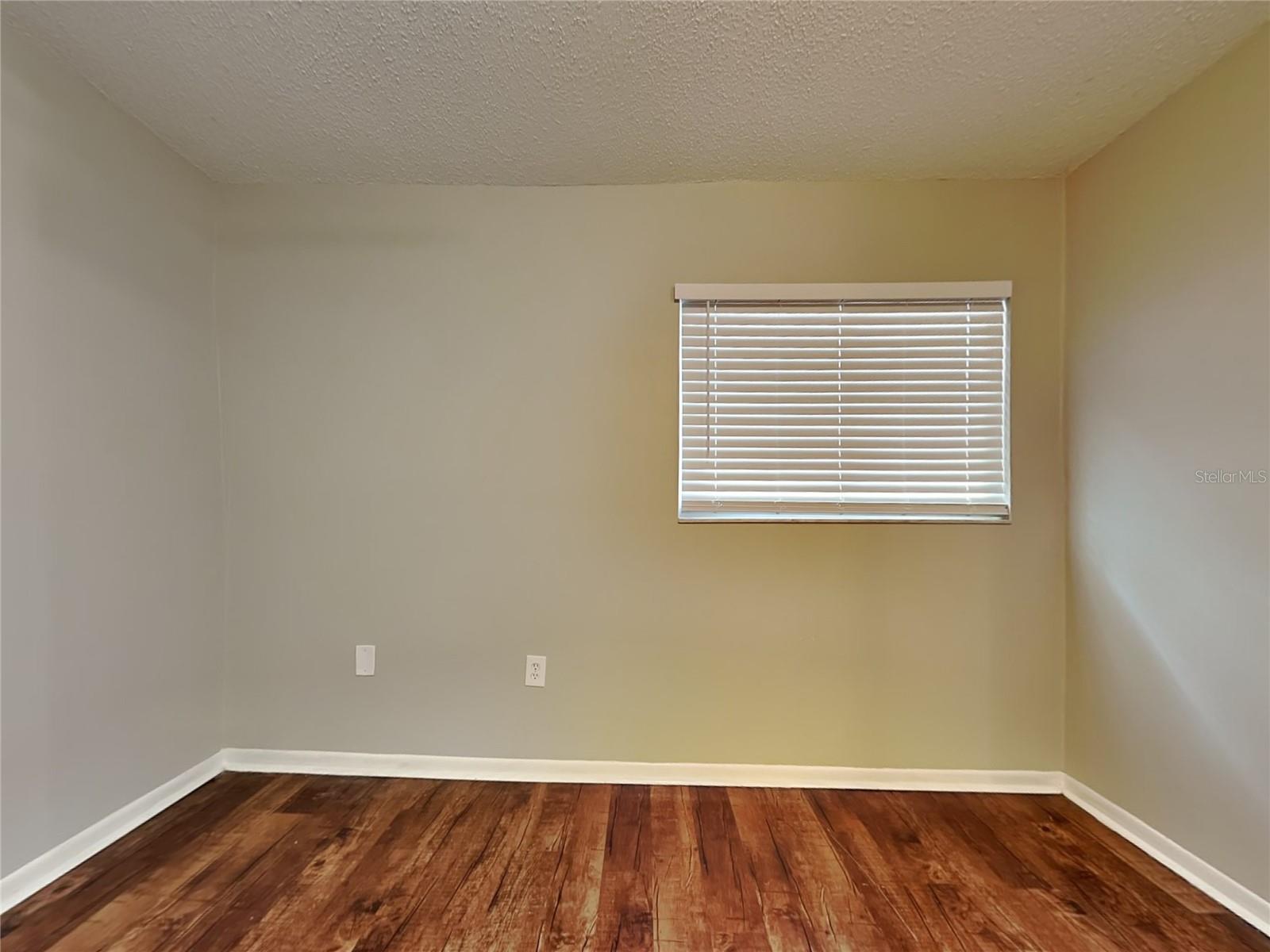 Image 7 of 18 For 2407 Devonwoode Place