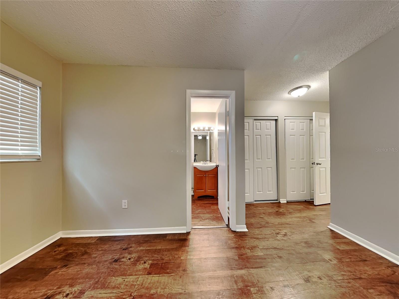 Image 8 of 18 For 2407 Devonwoode Place
