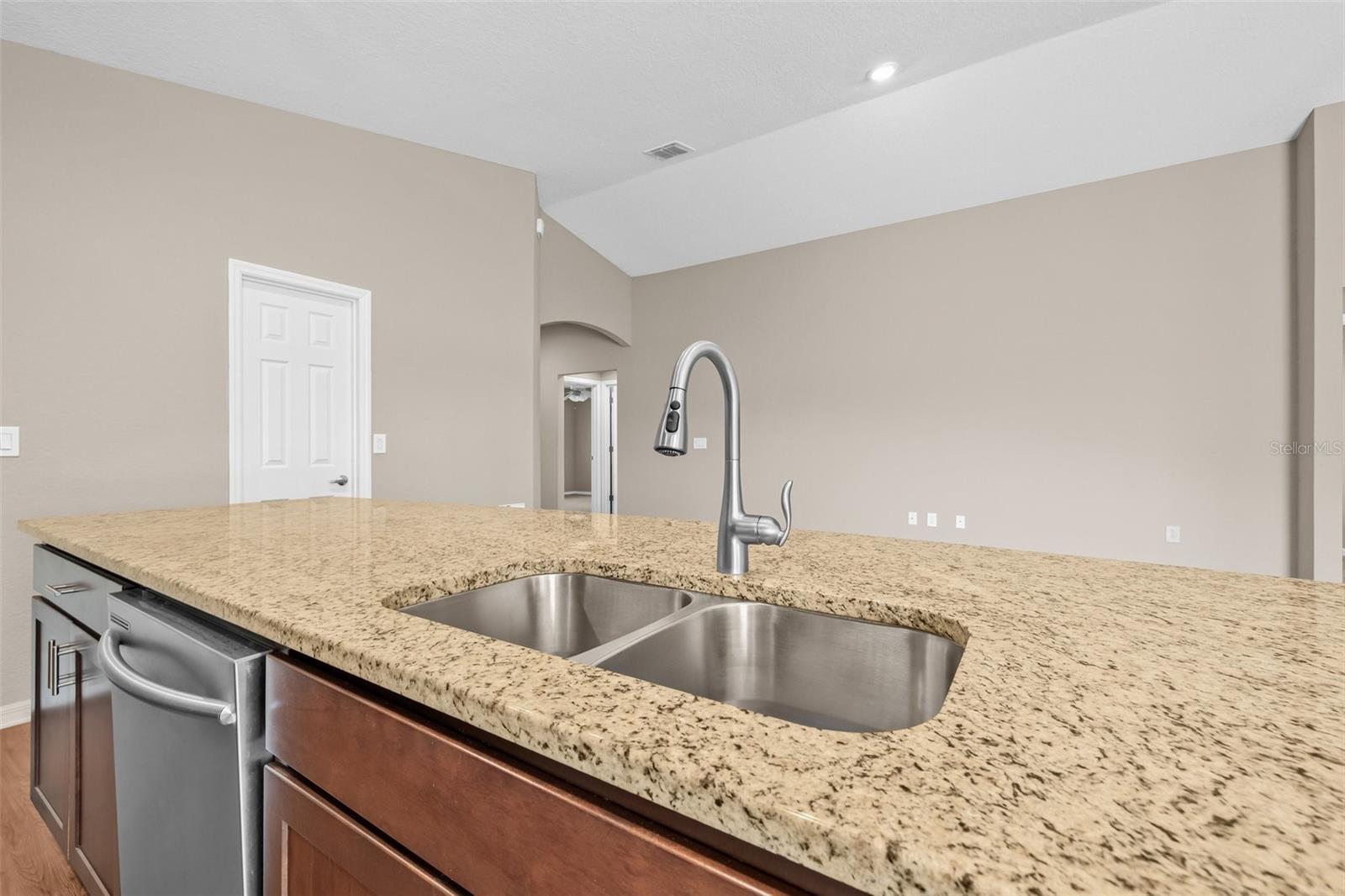 Image 10 of 39 For 6937 Gideon Circle