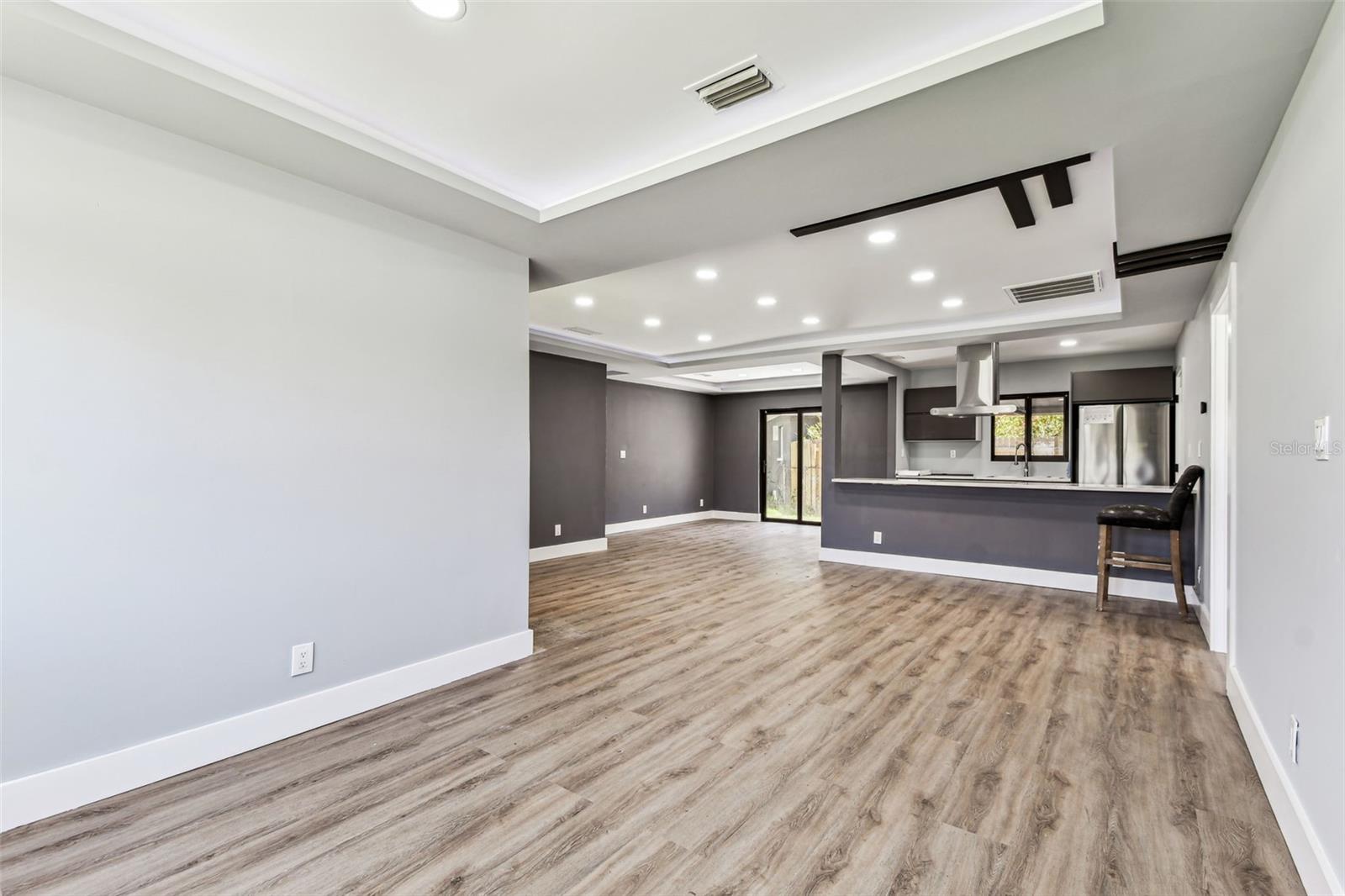 Image 11 of 71 For 400 83rd Avenue Ne