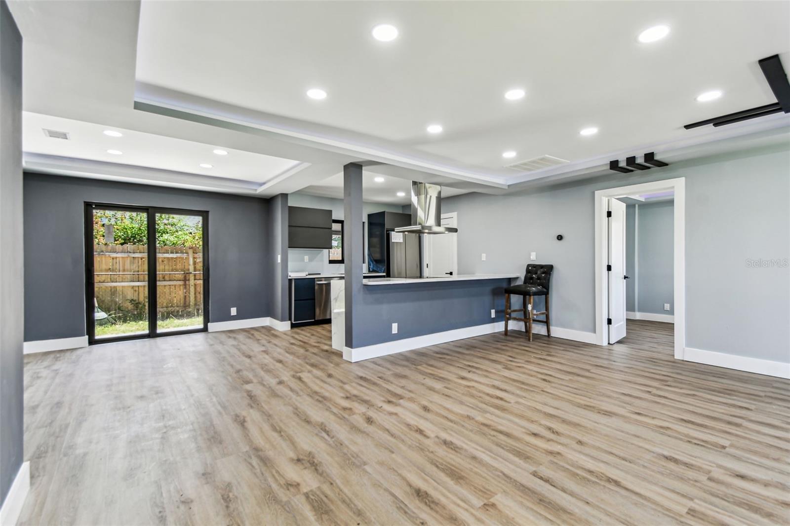 Image 14 of 71 For 400 83rd Avenue Ne