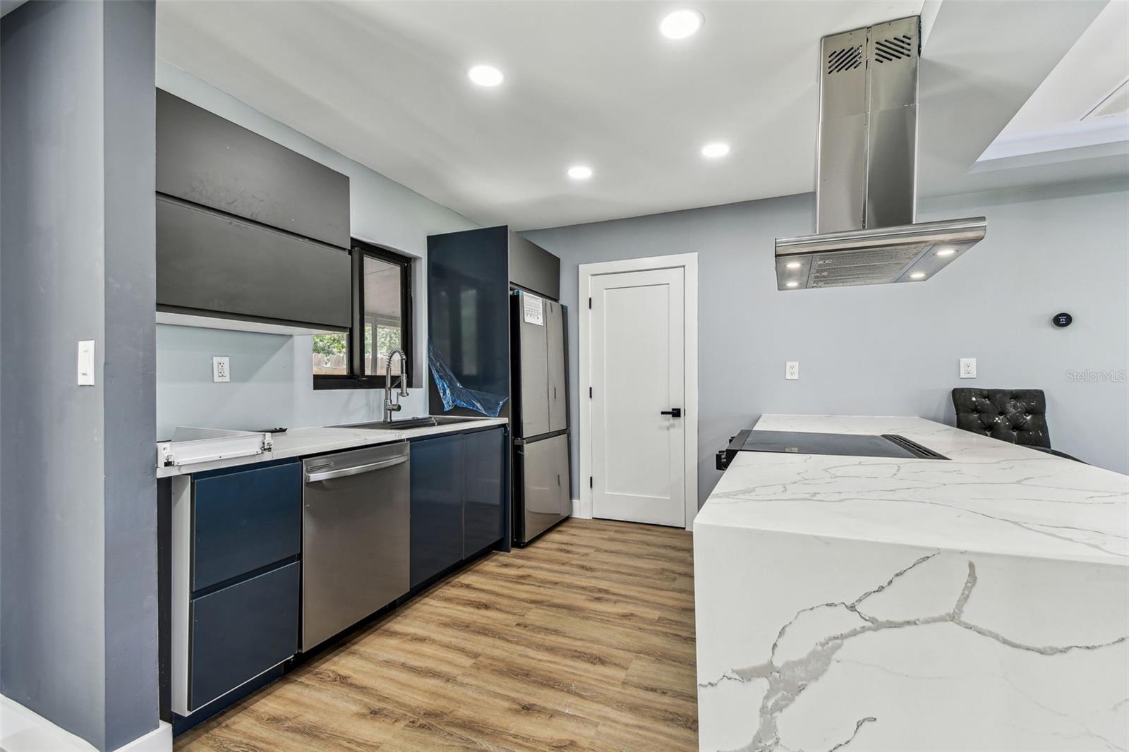 Image 22 of 71 For 400 83rd Avenue Ne