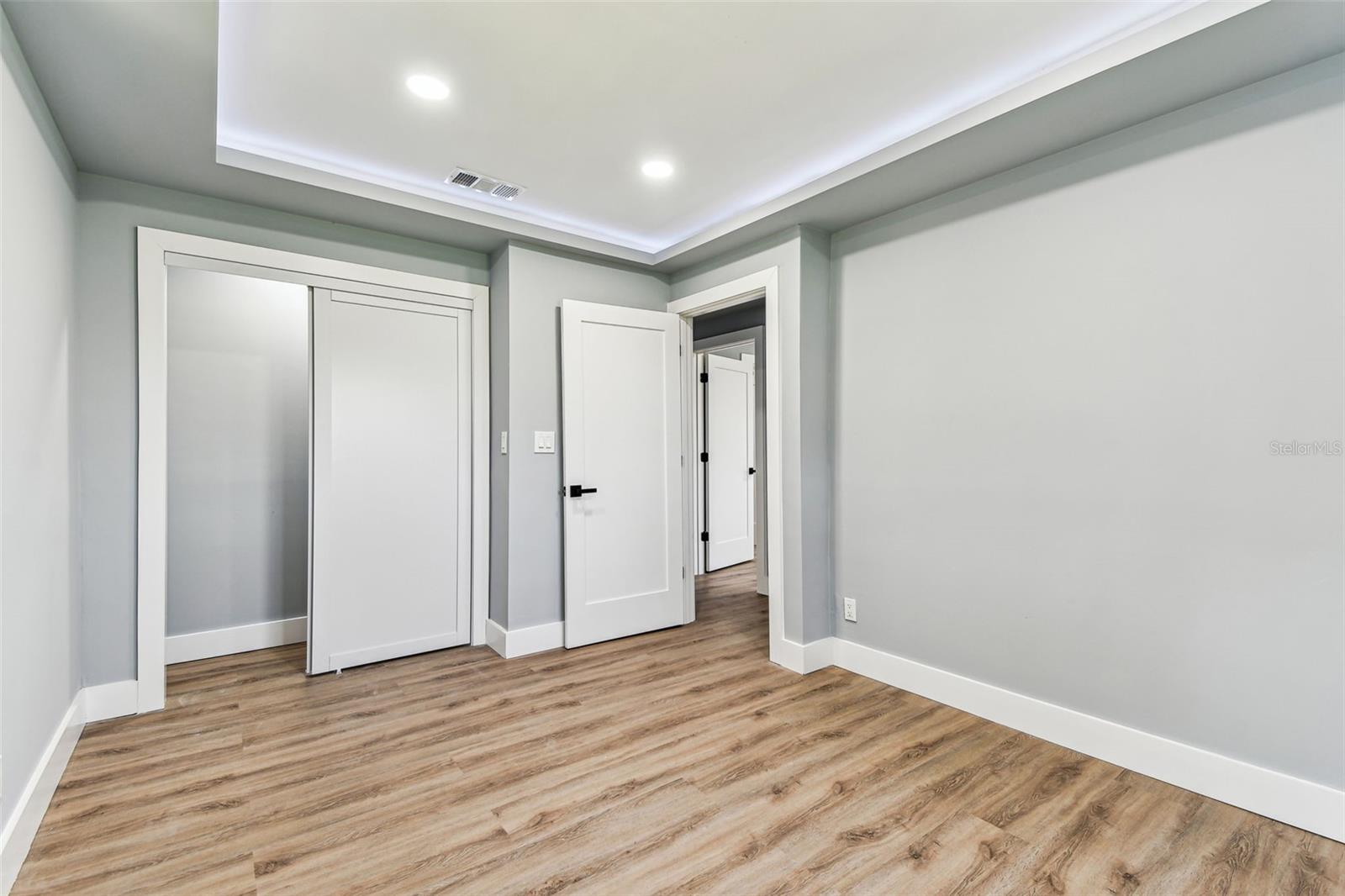 Image 33 of 71 For 400 83rd Avenue Ne