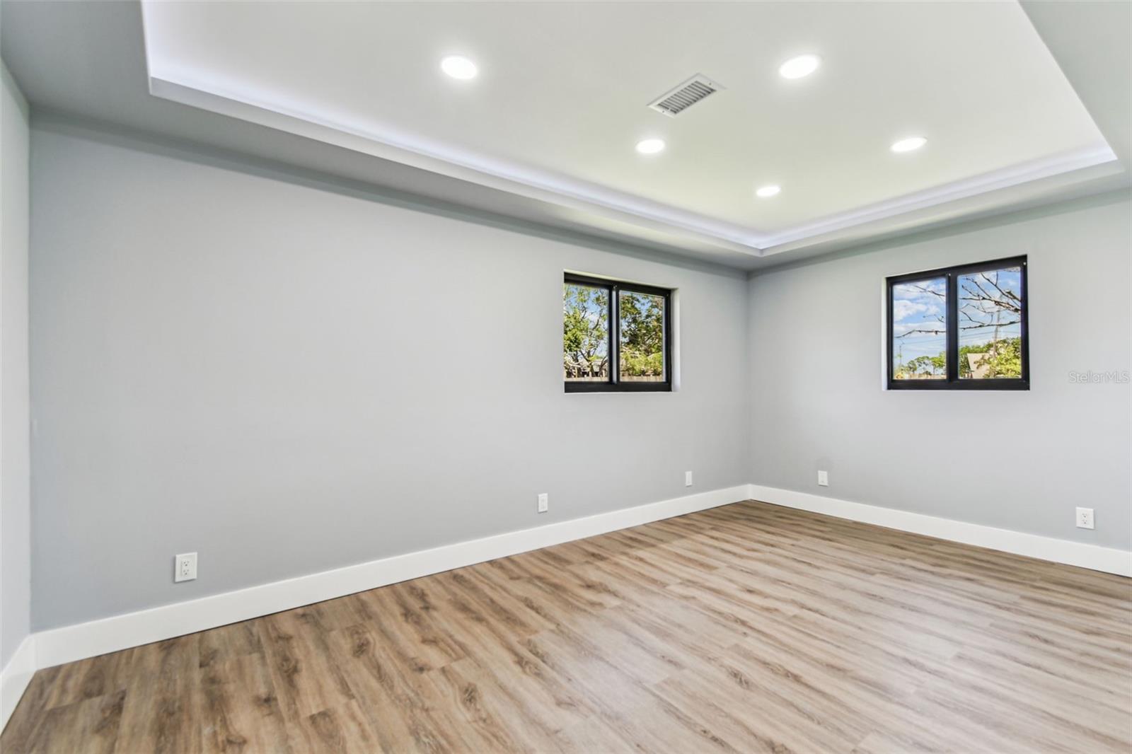 Image 35 of 71 For 400 83rd Avenue Ne