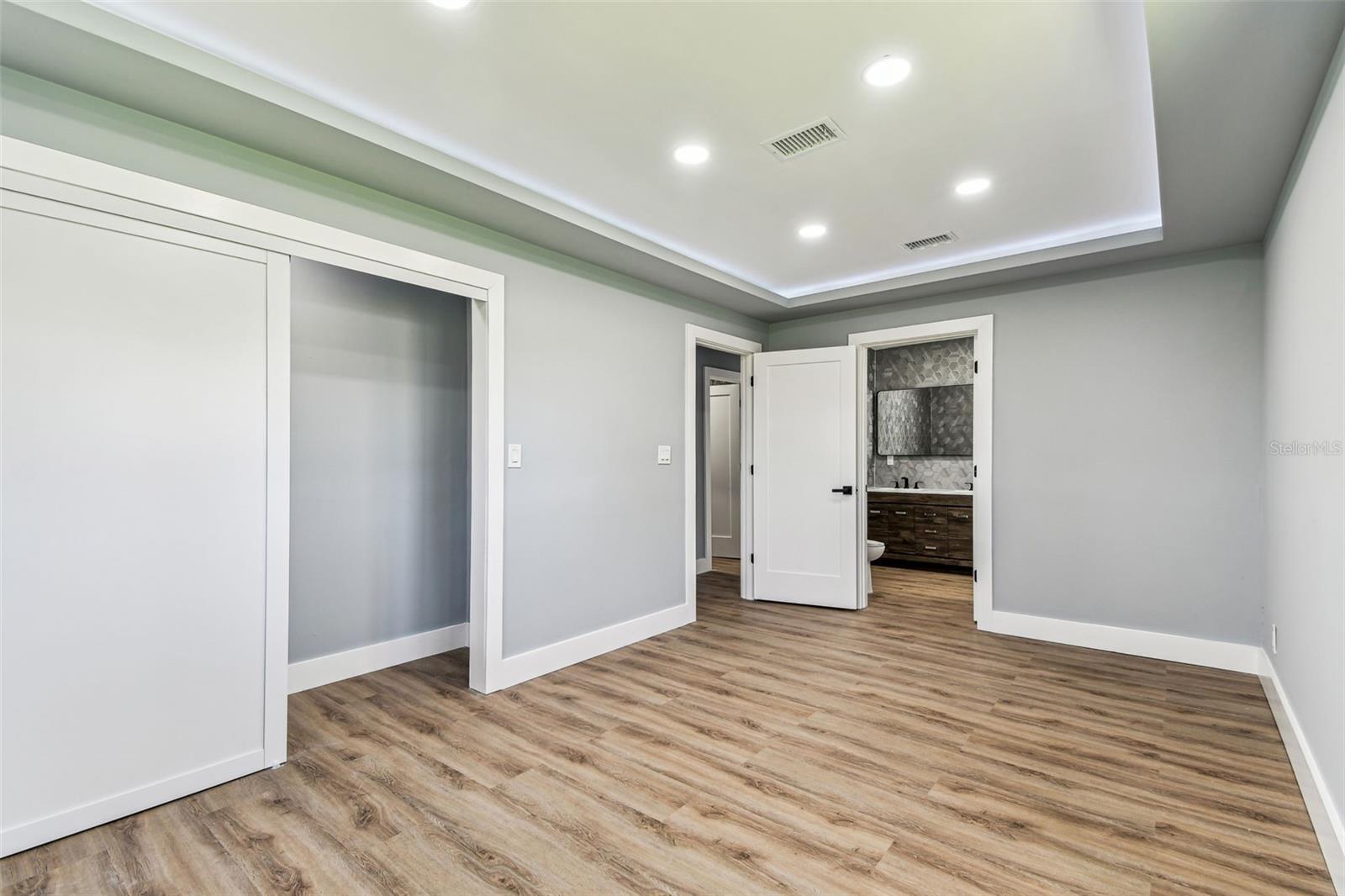Image 37 of 71 For 400 83rd Avenue Ne