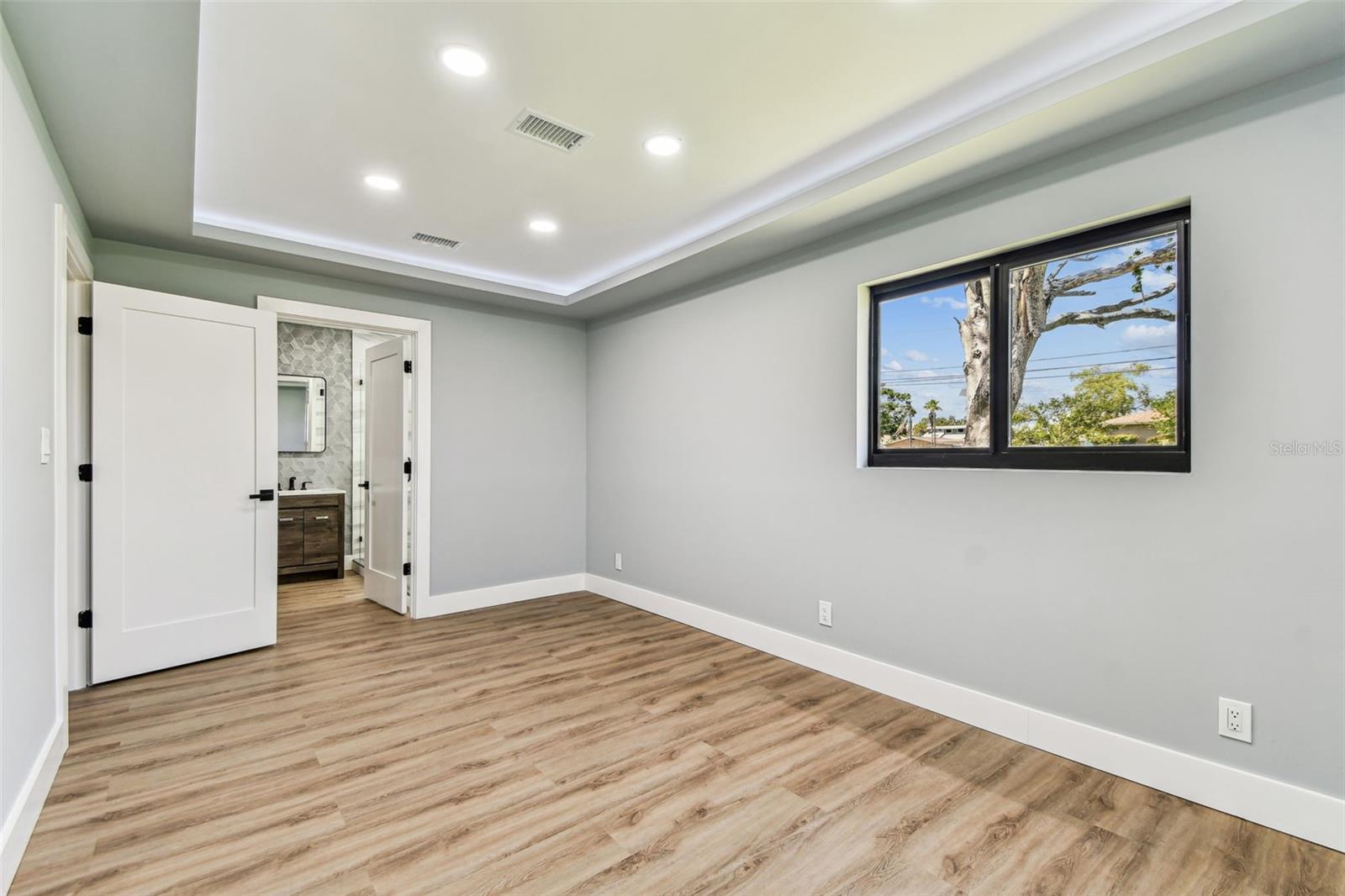 Image 38 of 71 For 400 83rd Avenue Ne