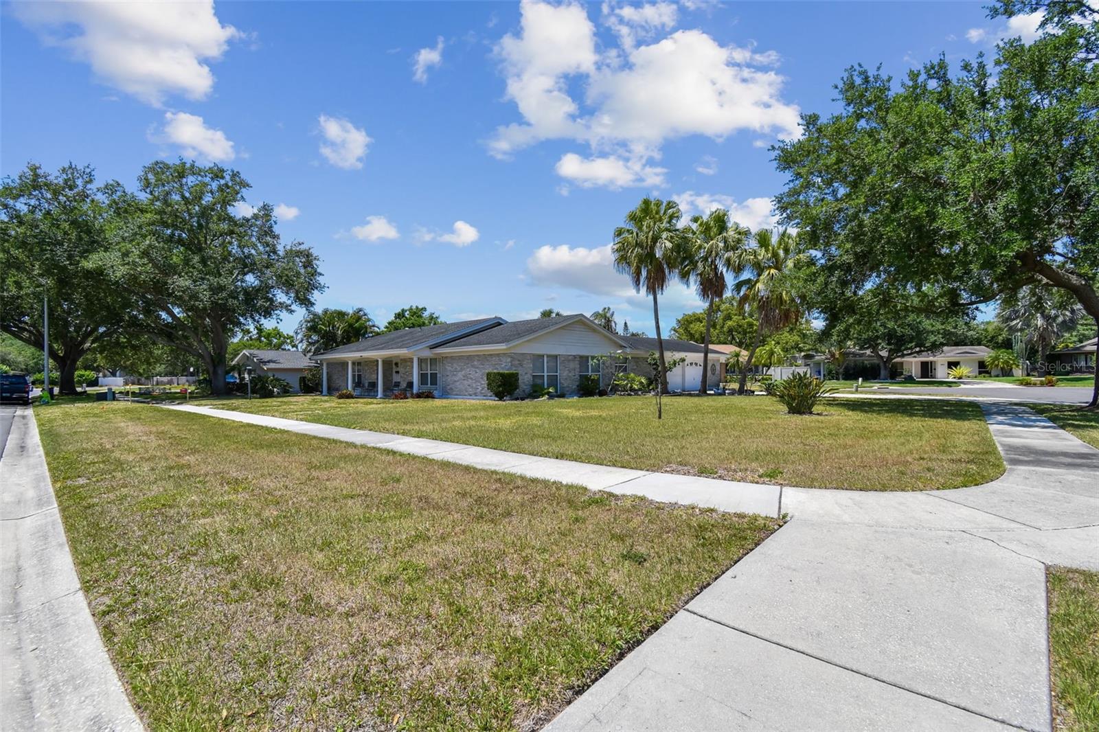 Image 12 of 33 For 10408 Butia Place