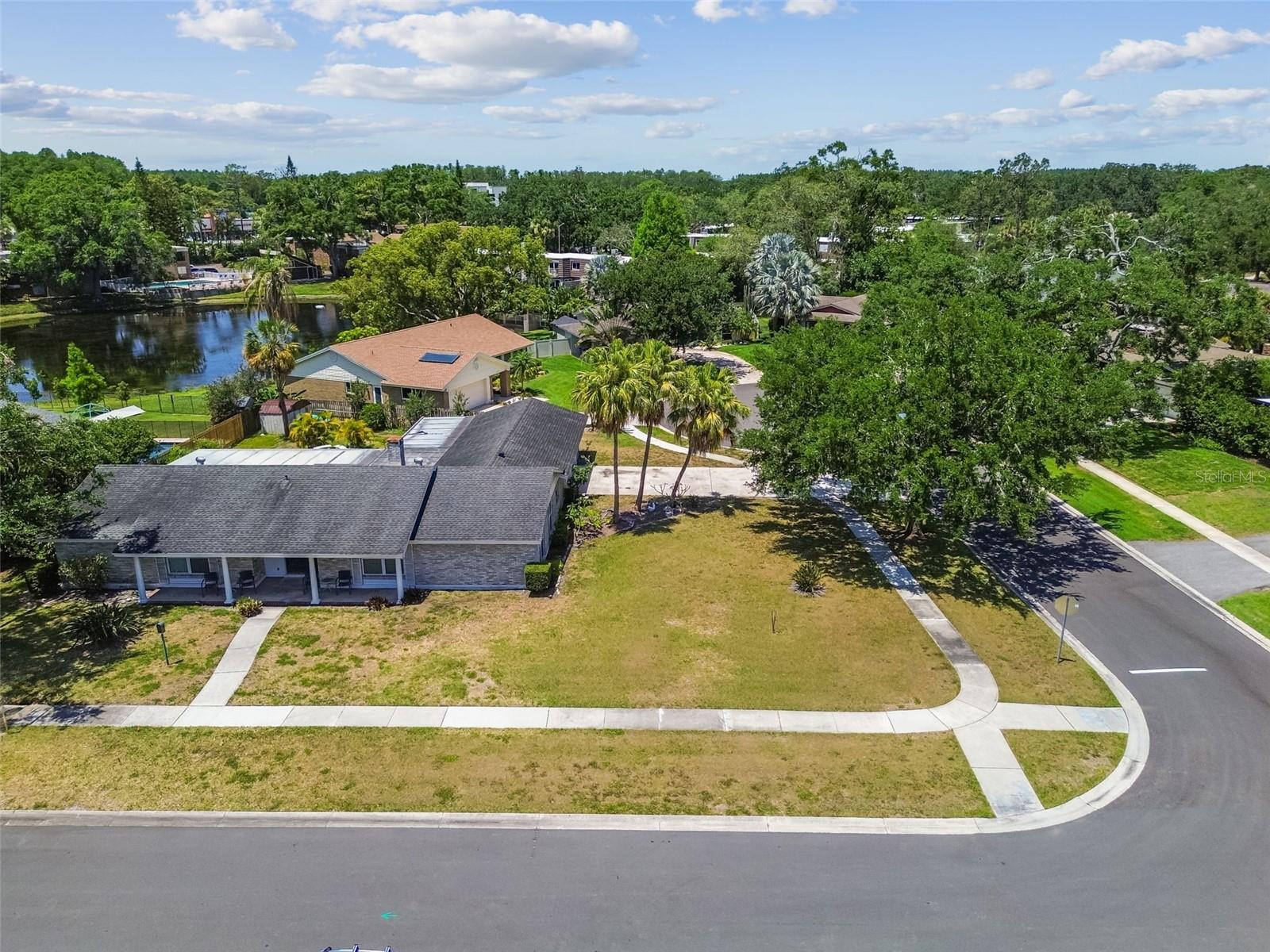Image 14 of 33 For 10408 Butia Place